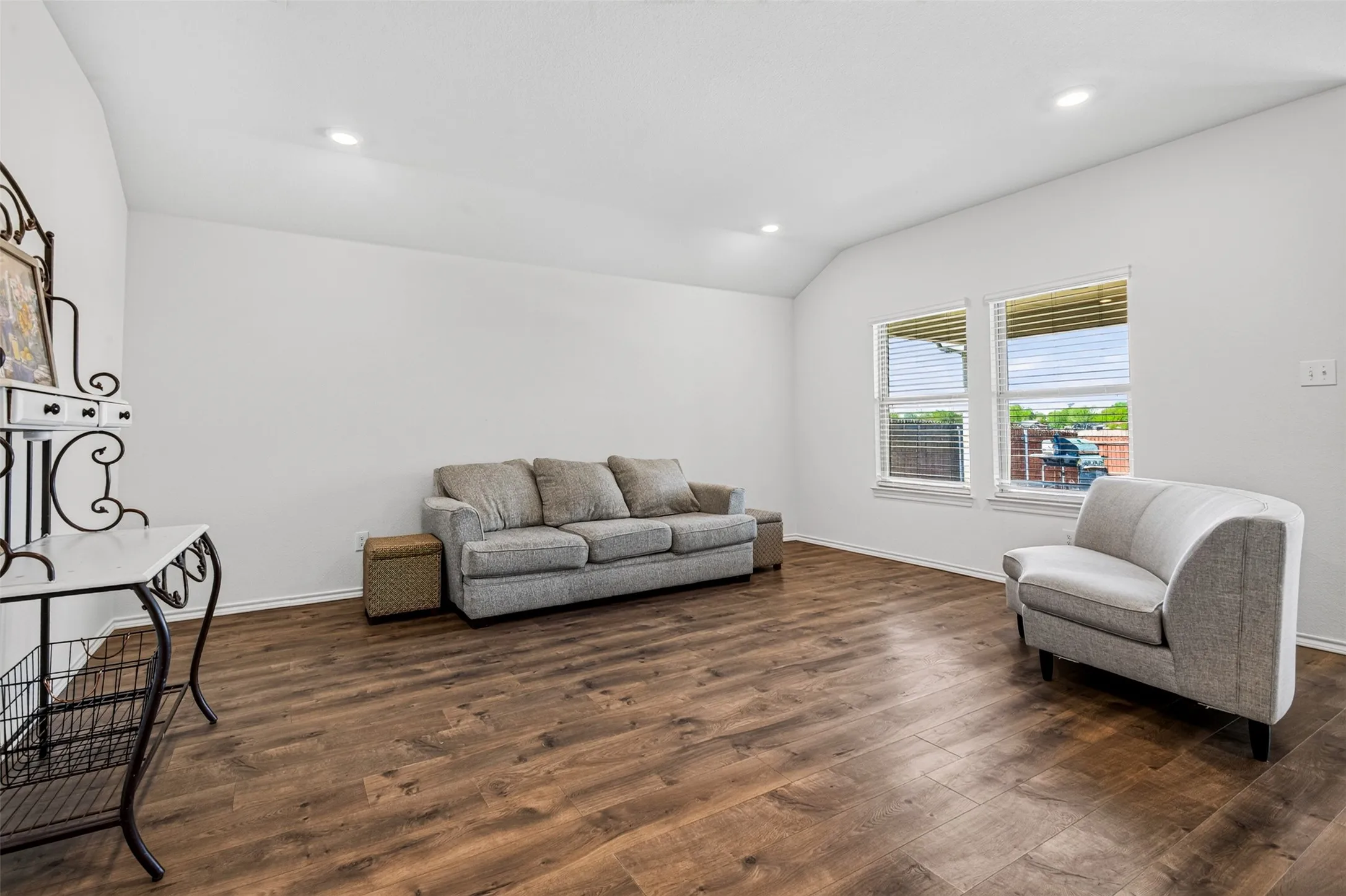 Single Family Residence For Sale in Collin County , 301 Pine Hollow Way, Josephine, Texas 75189, 4 Bedroom, 2 Bathroom, 2 Garage spaces, 1,789 Sqft, built in 2020, mls#21393503, Real Estate Agent in Josephine, Homes For Sale in Collin county, Homes For Sale in Josephine, Realtor in Josephine Texas, Real Estate Brokerage Independent Realty Texas, Luminita Cordes Realtor