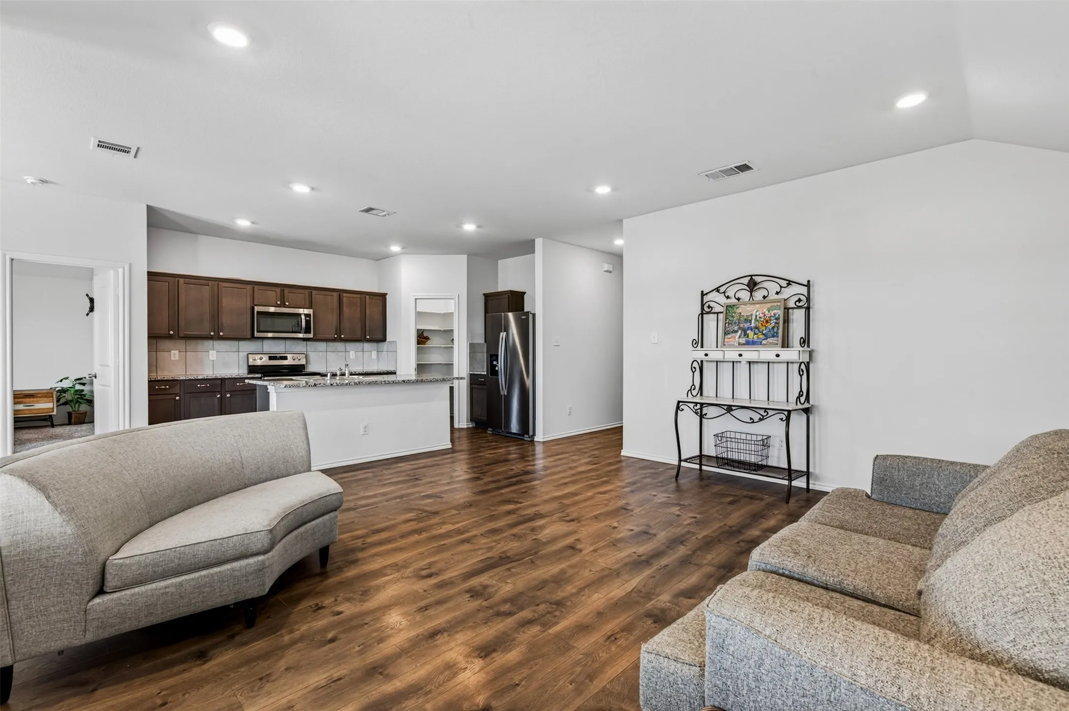 Single Family Residence For Sale in Collin County , 301 Pine Hollow Way, Josephine, Texas 75189, 4 Bedroom, 2 Bathroom, 2 Garage spaces, 1,789 Sqft, built in 2020, mls#21393503, Real Estate Agent in Josephine, Homes For Sale in Collin county, Homes For Sale in Josephine, Realtor in Josephine Texas, Real Estate Brokerage Independent Realty Texas, Luminita Cordes Realtor