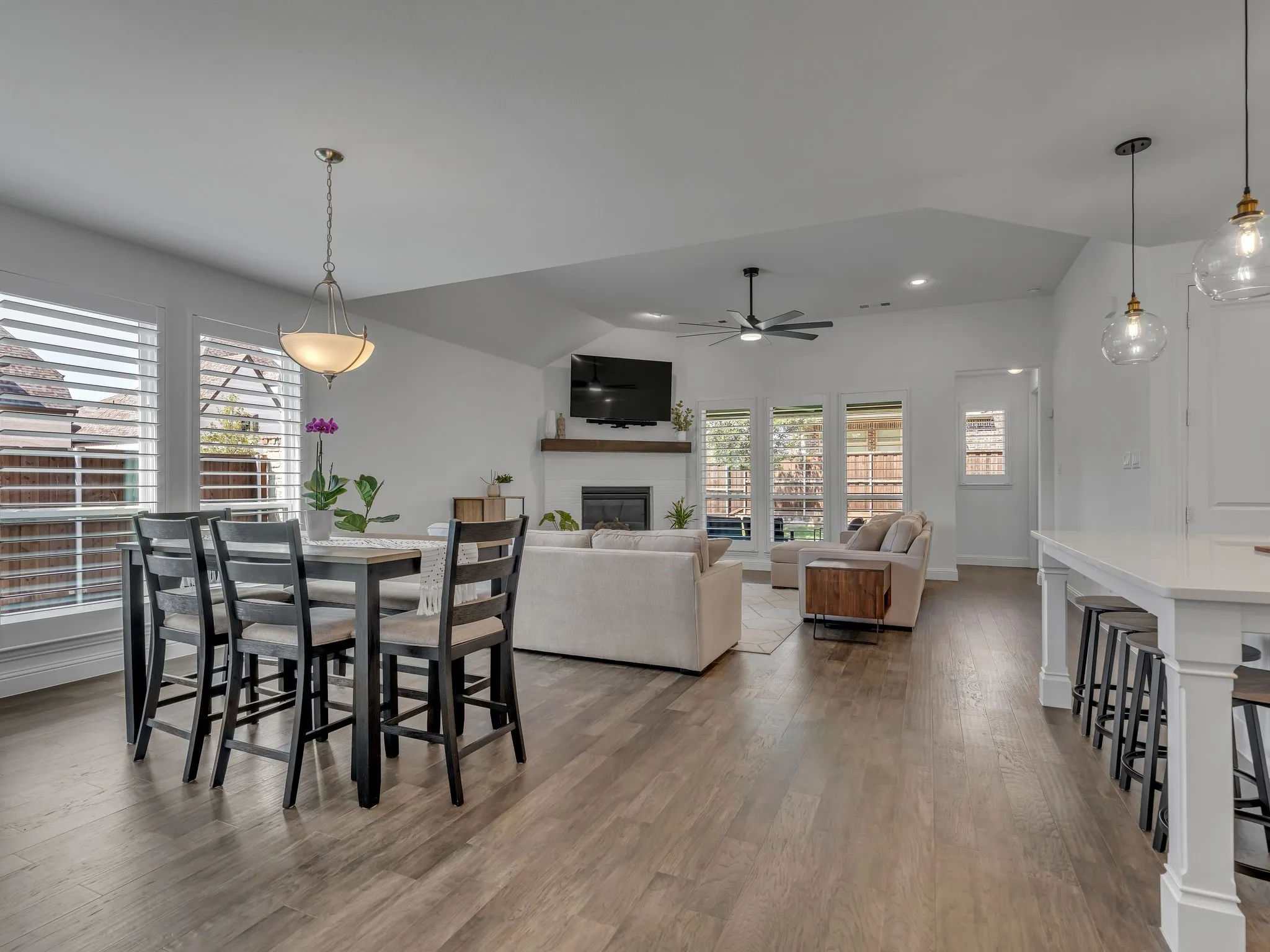 Single Family Residence For Sale in Collin County , 1041 Lone Grove Lane, Prosper, Texas 75078, 4 Bedroom, 3 Bathroom, 3 Garage spaces, 3,291 Sqft, built in 2020, mls#21394809, Real Estate Agent in Prosper, Homes For Sale in Collin county, Homes For Sale in Prosper, Realtor in Prosper Texas, Real Estate Brokerage Independent Realty Texas, Luminita Cordes Realtor