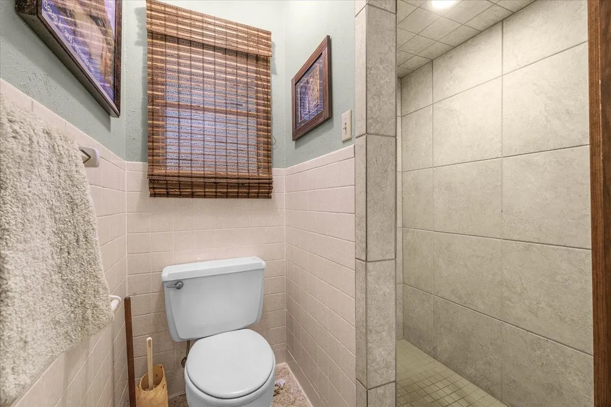 Single Family Residence For Sale in Tarrant County , 1007 Field Crest Court, Arlington, Texas 76012, 3 Bedroom, 2 Bathroom, 2 Garage spaces, 1,784 Sqft, built in 1973, mls#21394743, Real Estate Agent in Arlington, Homes For Sale in Tarrant county, Homes For Sale in Arlington, Realtor in Arlington Texas, Real Estate Brokerage Independent Realty Texas, Luminita Cordes Realtor