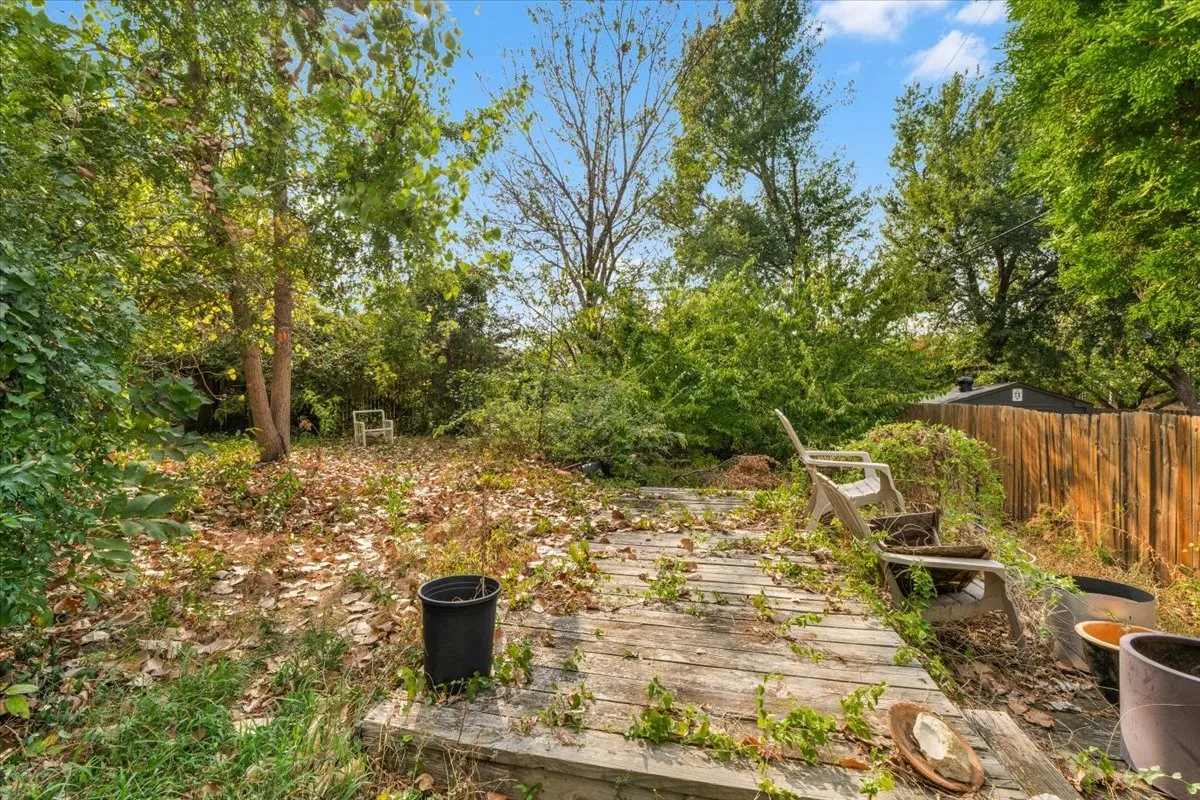 Single Family Residence For Sale in Tarrant County , 1007 Field Crest Court, Arlington, Texas 76012, 3 Bedroom, 2 Bathroom, 2 Garage spaces, 1,784 Sqft, built in 1973, mls#21394743, Real Estate Agent in Arlington, Homes For Sale in Tarrant county, Homes For Sale in Arlington, Realtor in Arlington Texas, Real Estate Brokerage Independent Realty Texas, Luminita Cordes Realtor
