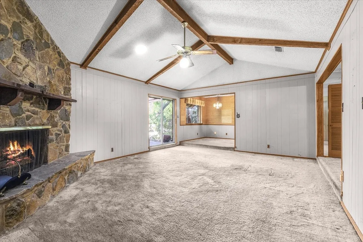 Single Family Residence For Sale in Tarrant County , 1007 Field Crest Court, Arlington, Texas 76012, 3 Bedroom, 2 Bathroom, 2 Garage spaces, 1,784 Sqft, built in 1973, mls#21394743, Real Estate Agent in Arlington, Homes For Sale in Tarrant county, Homes For Sale in Arlington, Realtor in Arlington Texas, Real Estate Brokerage Independent Realty Texas, Luminita Cordes Realtor