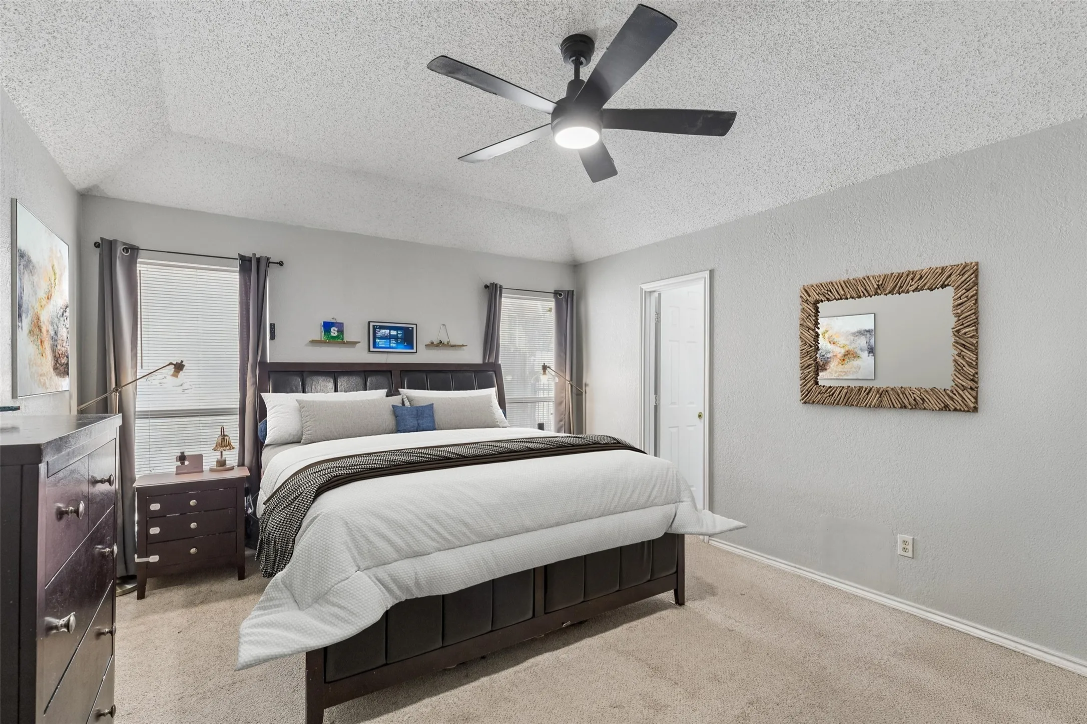 Single Family Residence For Sale in Tarrant County , 6215 Sandybrook Drive, Arlington, Texas 76001, 4 Bedroom, 2 Bathroom, 2 Garage spaces, 2,427 Sqft, built in 1989, mls#21383779, Real Estate Agent in Arlington, Homes For Sale in Tarrant county, Homes For Sale in Arlington, Realtor in Arlington Texas, Real Estate Brokerage Independent Realty Texas, Luminita Cordes Realtor