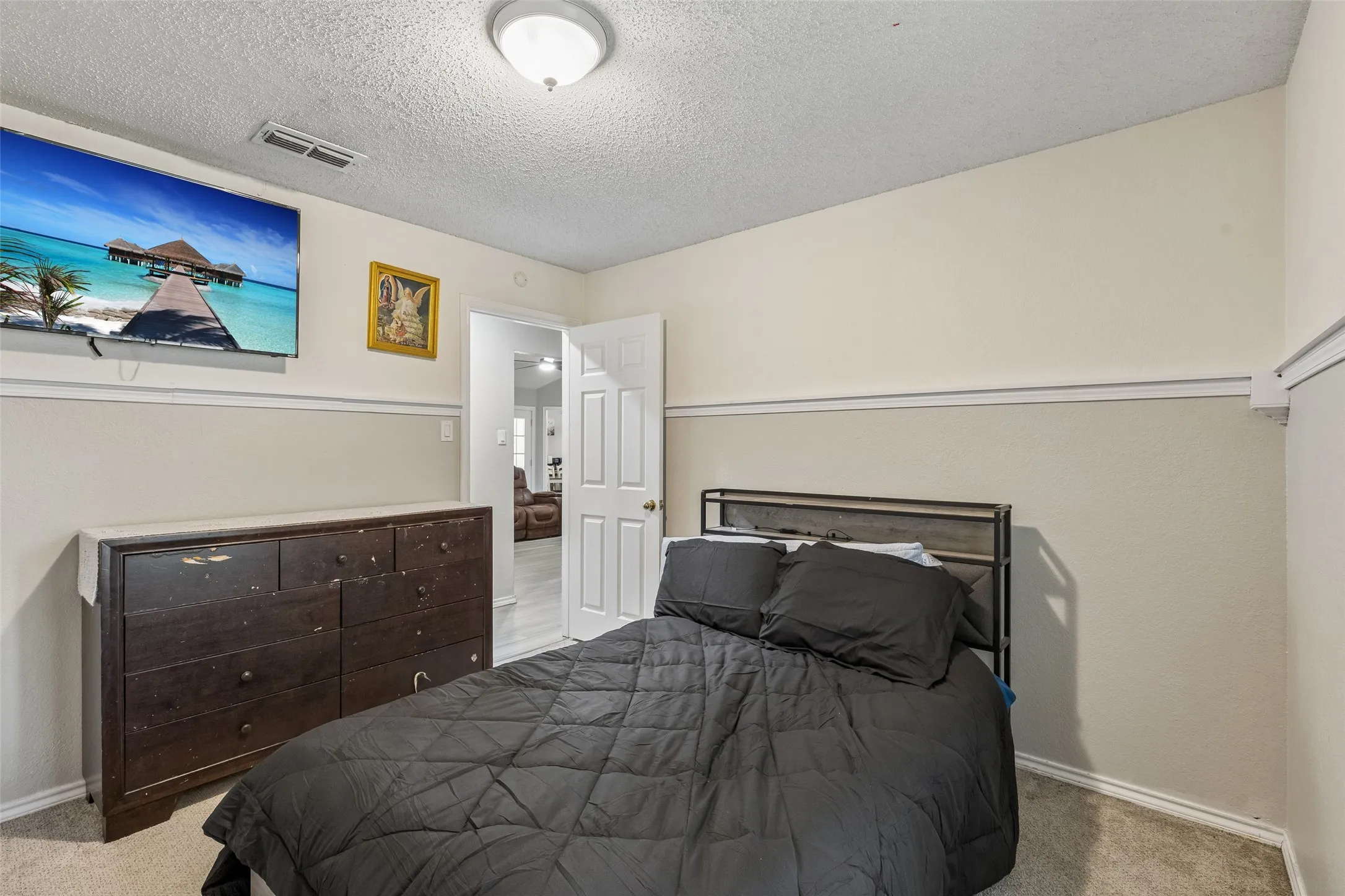 Single Family Residence For Sale in Tarrant County , 6215 Sandybrook Drive, Arlington, Texas 76001, 4 Bedroom, 2 Bathroom, 2 Garage spaces, 2,427 Sqft, built in 1989, mls#21383779, Real Estate Agent in Arlington, Homes For Sale in Tarrant county, Homes For Sale in Arlington, Realtor in Arlington Texas, Real Estate Brokerage Independent Realty Texas, Luminita Cordes Realtor
