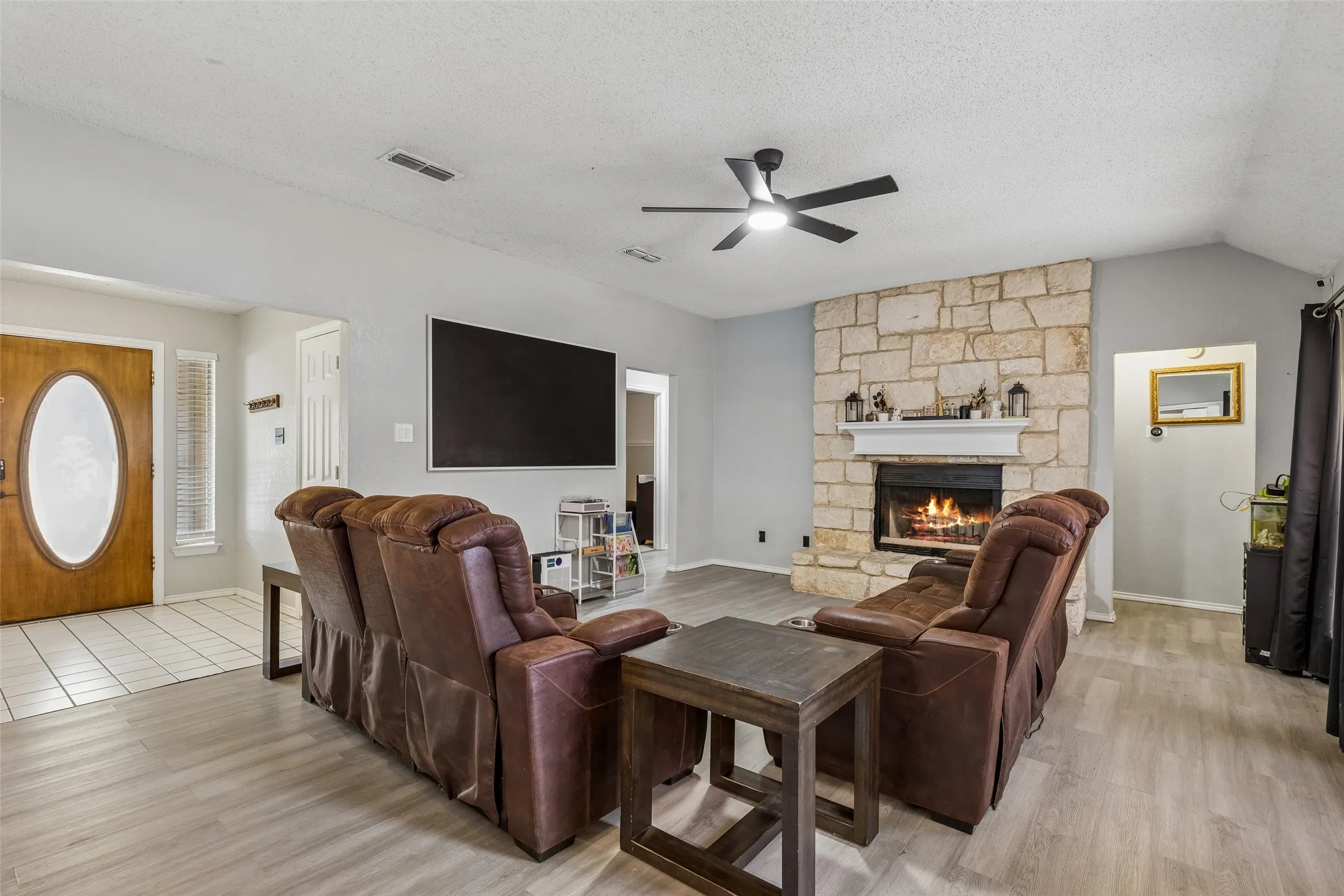 Single Family Residence For Sale in Tarrant County , 6215 Sandybrook Drive, Arlington, Texas 76001, 4 Bedroom, 2 Bathroom, 2 Garage spaces, 2,427 Sqft, built in 1989, mls#21383779, Real Estate Agent in Arlington, Homes For Sale in Tarrant county, Homes For Sale in Arlington, Realtor in Arlington Texas, Real Estate Brokerage Independent Realty Texas, Luminita Cordes Realtor