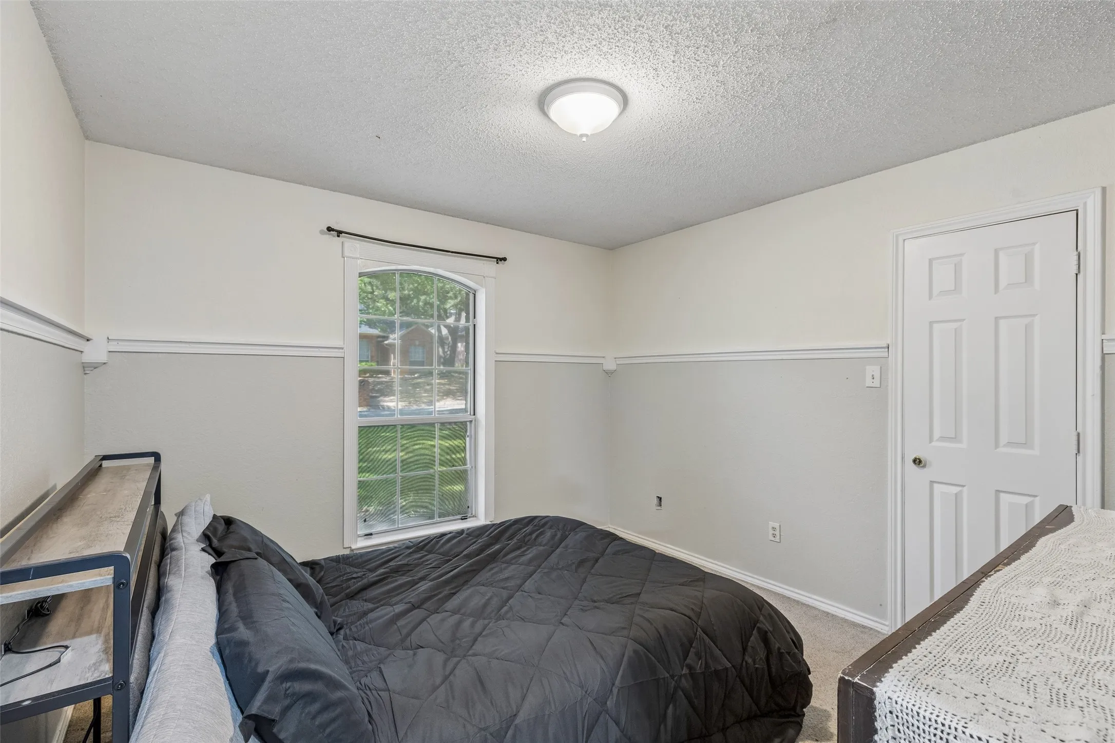 Single Family Residence For Sale in Tarrant County , 6215 Sandybrook Drive, Arlington, Texas 76001, 4 Bedroom, 2 Bathroom, 2 Garage spaces, 2,427 Sqft, built in 1989, mls#21383779, Real Estate Agent in Arlington, Homes For Sale in Tarrant county, Homes For Sale in Arlington, Realtor in Arlington Texas, Real Estate Brokerage Independent Realty Texas, Luminita Cordes Realtor