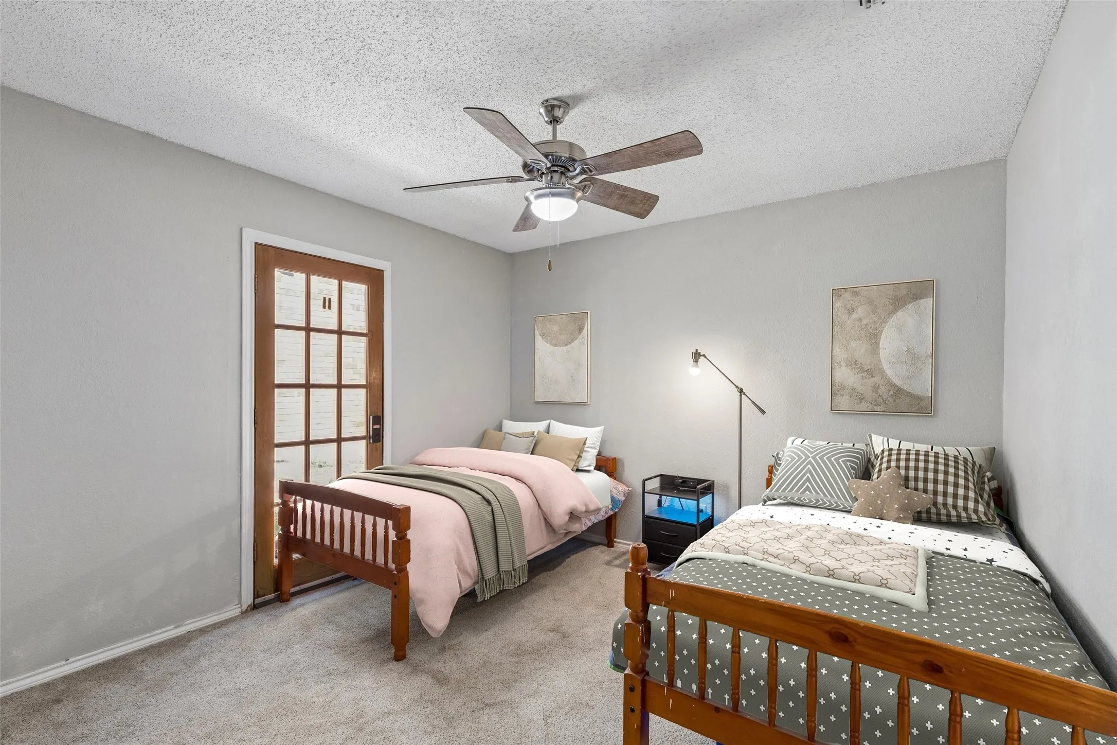 Single Family Residence For Sale in Tarrant County , 6215 Sandybrook Drive, Arlington, Texas 76001, 4 Bedroom, 2 Bathroom, 2 Garage spaces, 2,427 Sqft, built in 1989, mls#21383779, Real Estate Agent in Arlington, Homes For Sale in Tarrant county, Homes For Sale in Arlington, Realtor in Arlington Texas, Real Estate Brokerage Independent Realty Texas, Luminita Cordes Realtor