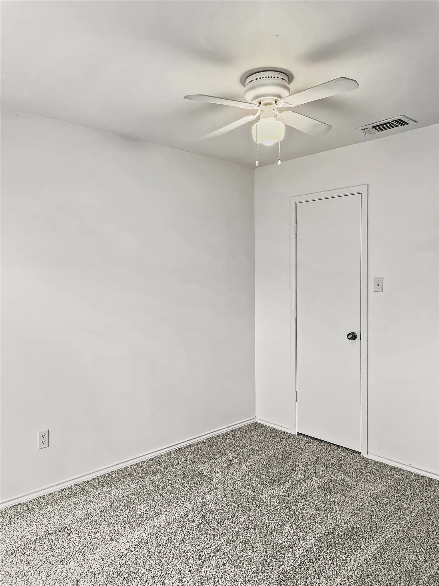 Single Family Residence For Rent in Tarrant County , 4100 Green Acres Circle, Arlington, Texas 76017, 5 Bedroom, 3 Bathroom, Garage spaces, 2,522 Sqft, built in 1983, mls#21377505, Real Estate Agent in Arlington, Homes For Rent in Tarrant county, Homes For Rent in Arlington, Realtor in Arlington Texas, Real Estate Brokerage Independent Realty Texas, Luminita Cordes Realtor