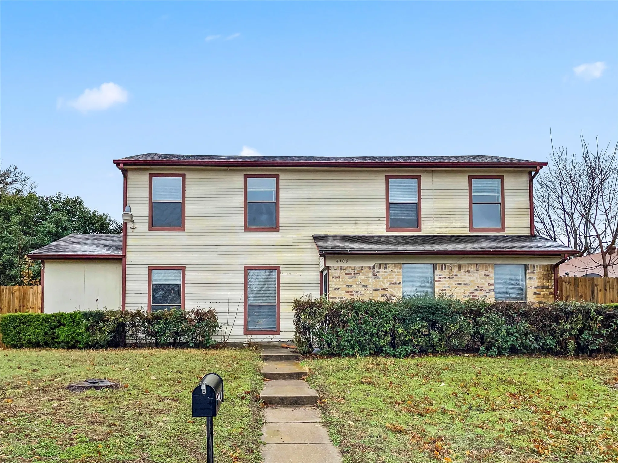 Single Family Residence For Rent in Tarrant County , 4100 Green Acres Circle, Arlington, Texas 76017, 5 Bedroom, 3 Bathroom, Garage spaces, 2,522 Sqft, built in 1983, mls#21377505, Real Estate Agent in Arlington, Homes For Rent in Tarrant county, Homes For Rent in Arlington, Realtor in Arlington Texas, Real Estate Brokerage Independent Realty Texas, Luminita Cordes Realtor