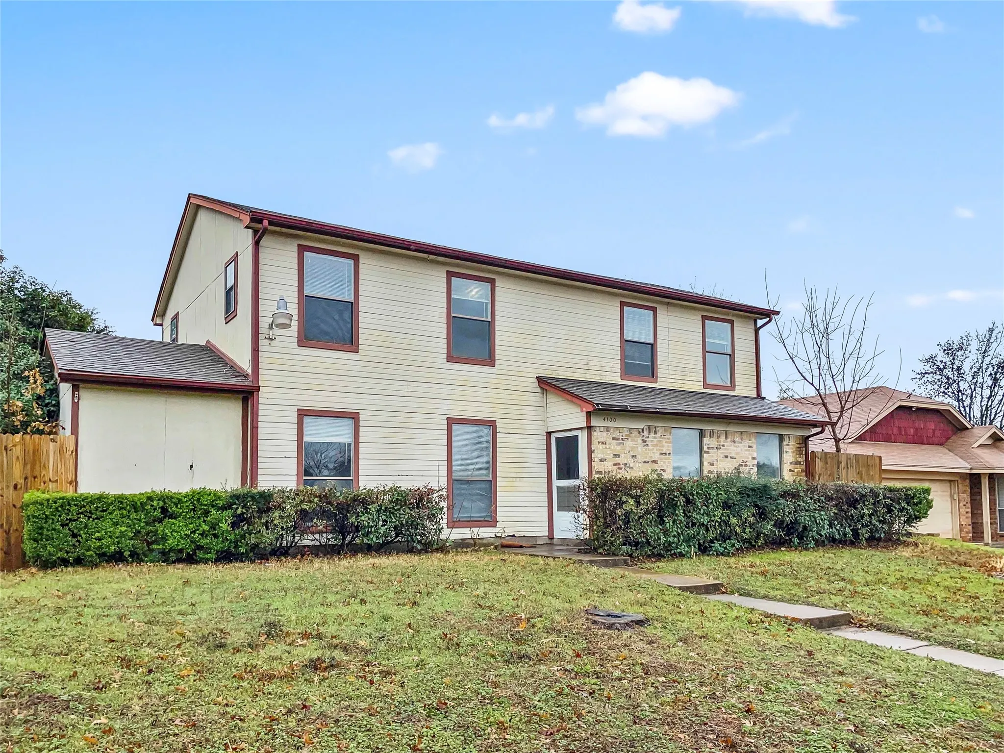 Single Family Residence For Rent in Tarrant County , 4100 Green Acres Circle, Arlington, Texas 76017, 5 Bedroom, 3 Bathroom, Garage spaces, 2,522 Sqft, built in 1983, mls#21377505, Real Estate Agent in Arlington, Homes For Rent in Tarrant county, Homes For Rent in Arlington, Realtor in Arlington Texas, Real Estate Brokerage Independent Realty Texas, Luminita Cordes Realtor