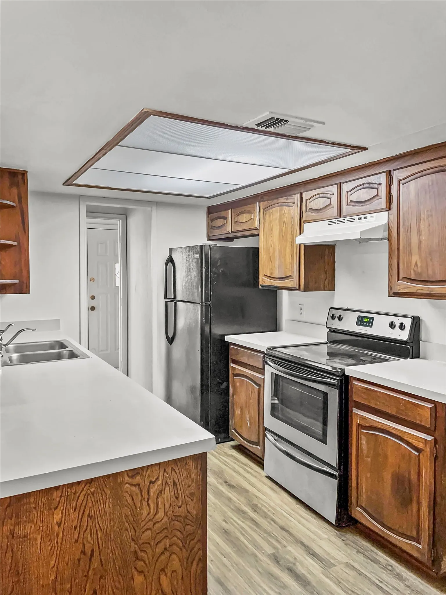 Single Family Residence For Rent in Tarrant County , 4100 Green Acres Circle, Arlington, Texas 76017, 5 Bedroom, 3 Bathroom, Garage spaces, 2,522 Sqft, built in 1983, mls#21377505, Real Estate Agent in Arlington, Homes For Rent in Tarrant county, Homes For Rent in Arlington, Realtor in Arlington Texas, Real Estate Brokerage Independent Realty Texas, Luminita Cordes Realtor