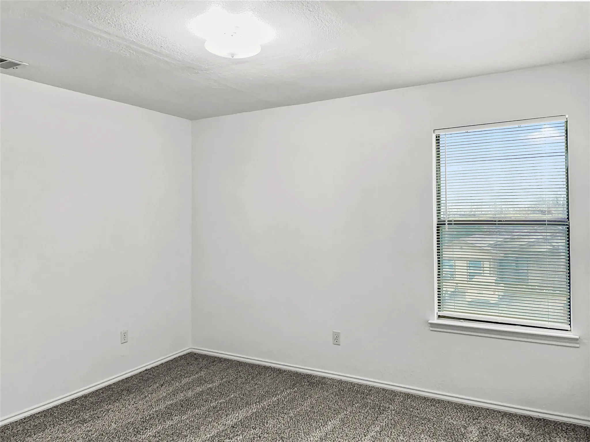 Single Family Residence For Rent in Tarrant County , 4100 Green Acres Circle, Arlington, Texas 76017, 5 Bedroom, 3 Bathroom, Garage spaces, 2,522 Sqft, built in 1983, mls#21377505, Real Estate Agent in Arlington, Homes For Rent in Tarrant county, Homes For Rent in Arlington, Realtor in Arlington Texas, Real Estate Brokerage Independent Realty Texas, Luminita Cordes Realtor