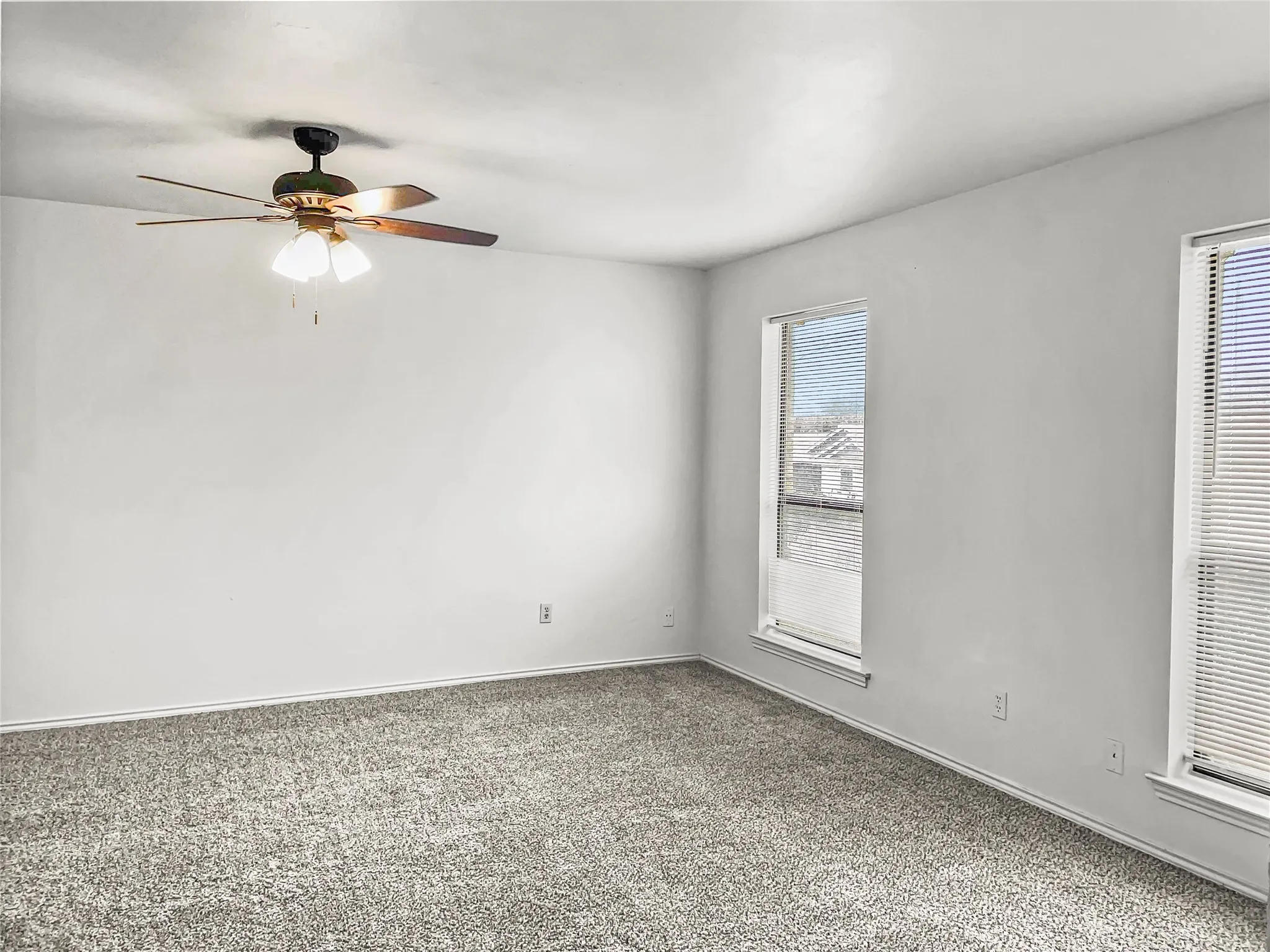 Single Family Residence For Rent in Tarrant County , 4100 Green Acres Circle, Arlington, Texas 76017, 5 Bedroom, 3 Bathroom, Garage spaces, 2,522 Sqft, built in 1983, mls#21377505, Real Estate Agent in Arlington, Homes For Rent in Tarrant county, Homes For Rent in Arlington, Realtor in Arlington Texas, Real Estate Brokerage Independent Realty Texas, Luminita Cordes Realtor