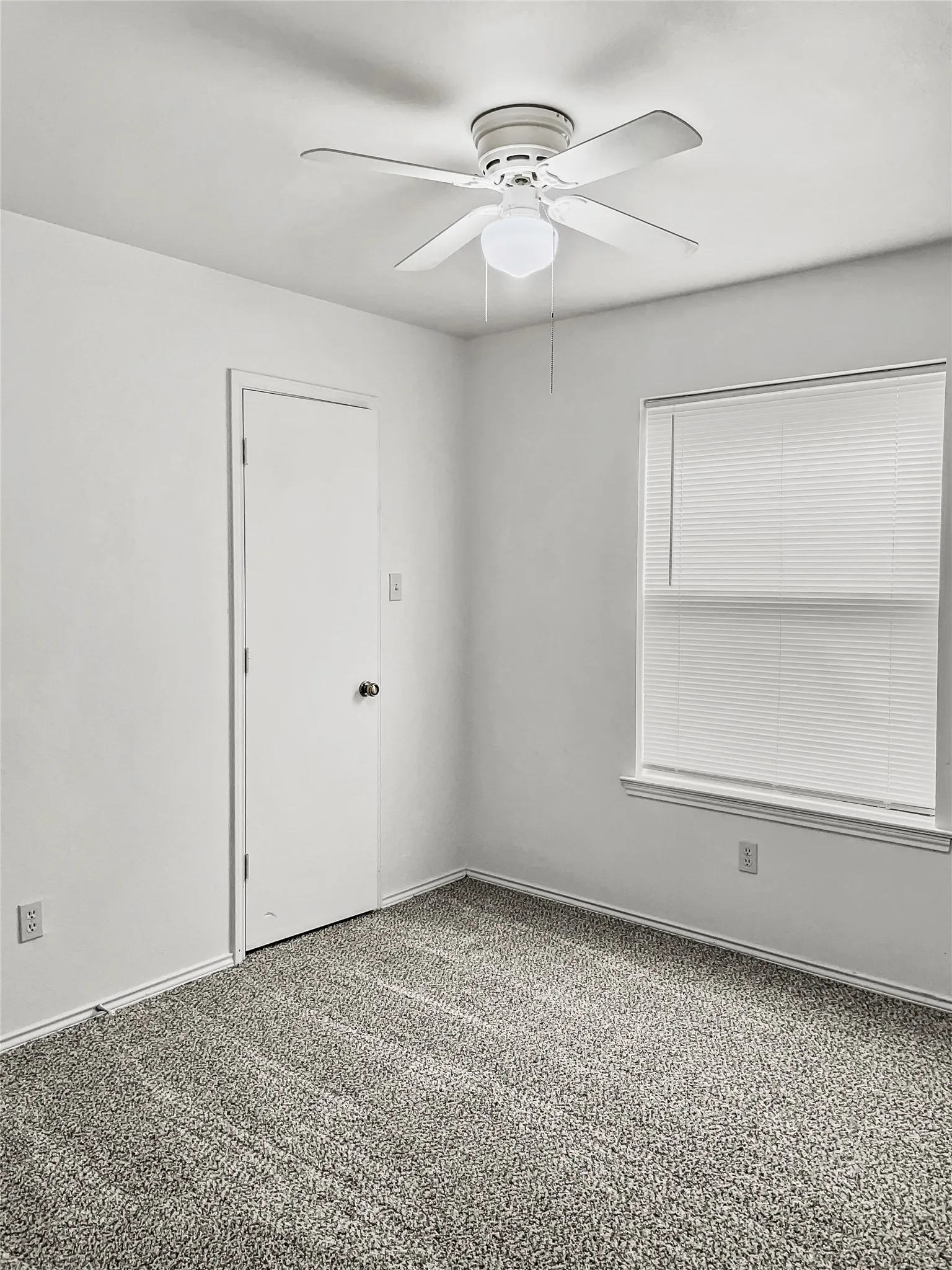 Single Family Residence For Rent in Tarrant County , 4100 Green Acres Circle, Arlington, Texas 76017, 5 Bedroom, 3 Bathroom, Garage spaces, 2,522 Sqft, built in 1983, mls#21377505, Real Estate Agent in Arlington, Homes For Rent in Tarrant county, Homes For Rent in Arlington, Realtor in Arlington Texas, Real Estate Brokerage Independent Realty Texas, Luminita Cordes Realtor