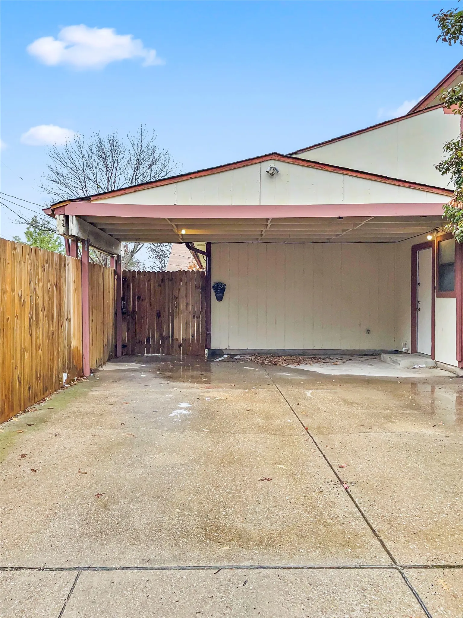 Single Family Residence For Rent in Tarrant County , 4100 Green Acres Circle, Arlington, Texas 76017, 5 Bedroom, 3 Bathroom, Garage spaces, 2,522 Sqft, built in 1983, mls#21377505, Real Estate Agent in Arlington, Homes For Rent in Tarrant county, Homes For Rent in Arlington, Realtor in Arlington Texas, Real Estate Brokerage Independent Realty Texas, Luminita Cordes Realtor