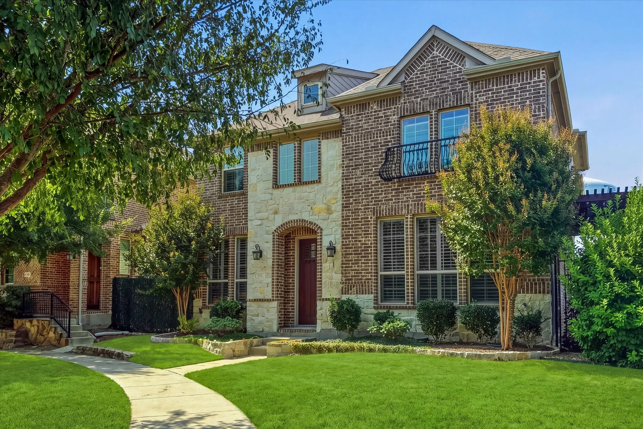 Single Family Residence For Rent in Dallas County , 291 Moorland Drive, Richardson, Texas 75080, 3 Bedroom, 3 Bathroom, 2 Garage spaces, 2,294 Sqft, built in 2017, mls#21394835, Real Estate Agent in Richardson, Homes For Rent in Dallas county, Homes For Rent in Richardson, Realtor in Richardson Texas, Real Estate Brokerage Independent Realty Texas, Luminita Cordes Realtor