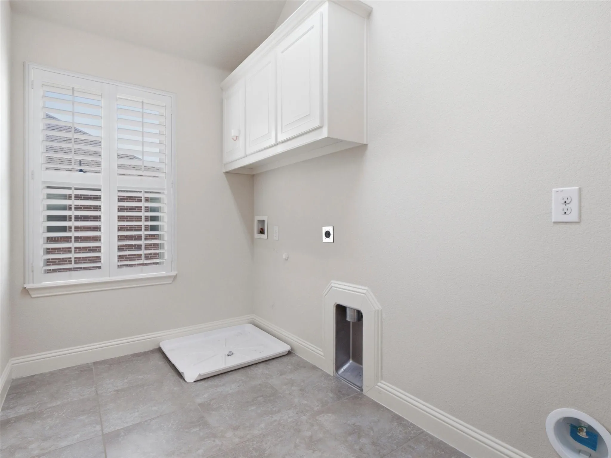 Single Family Residence For Rent in Dallas County , 291 Moorland Drive, Richardson, Texas 75080, 3 Bedroom, 3 Bathroom, 2 Garage spaces, 2,294 Sqft, built in 2017, mls#21394835, Real Estate Agent in Richardson, Homes For Rent in Dallas county, Homes For Rent in Richardson, Realtor in Richardson Texas, Real Estate Brokerage Independent Realty Texas, Luminita Cordes Realtor