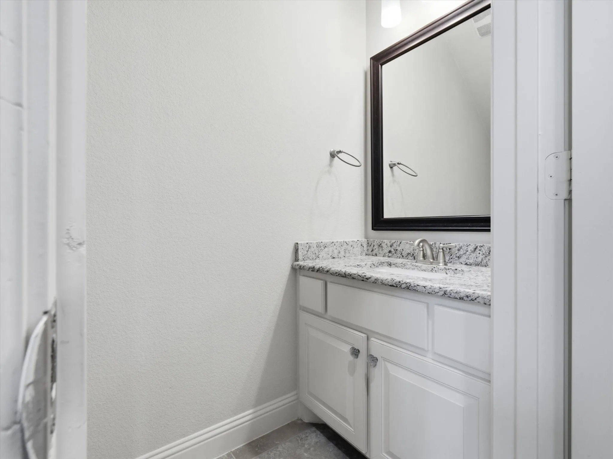 Single Family Residence For Rent in Dallas County , 291 Moorland Drive, Richardson, Texas 75080, 3 Bedroom, 3 Bathroom, 2 Garage spaces, 2,294 Sqft, built in 2017, mls#21394835, Real Estate Agent in Richardson, Homes For Rent in Dallas county, Homes For Rent in Richardson, Realtor in Richardson Texas, Real Estate Brokerage Independent Realty Texas, Luminita Cordes Realtor