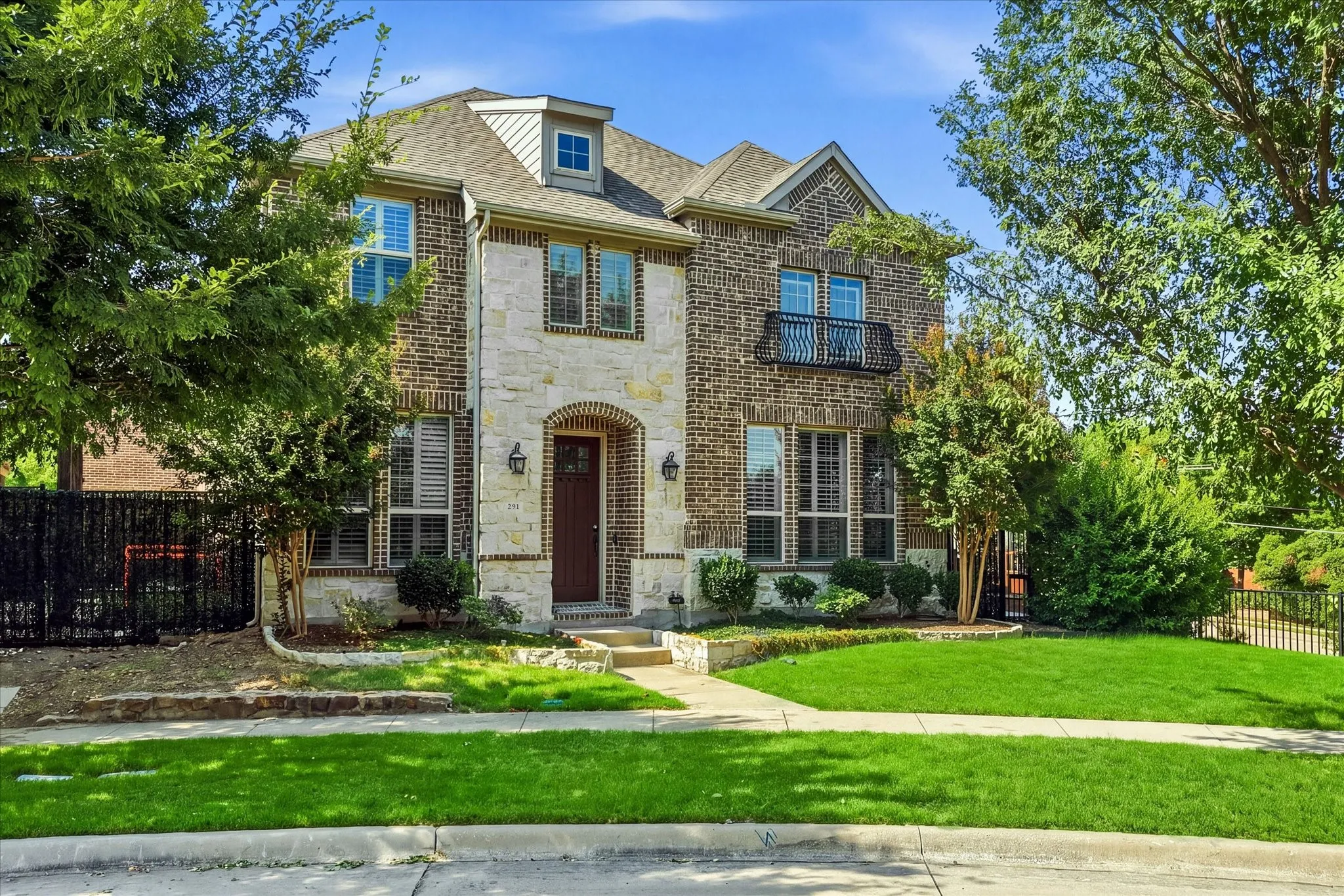 Single Family Residence For Rent