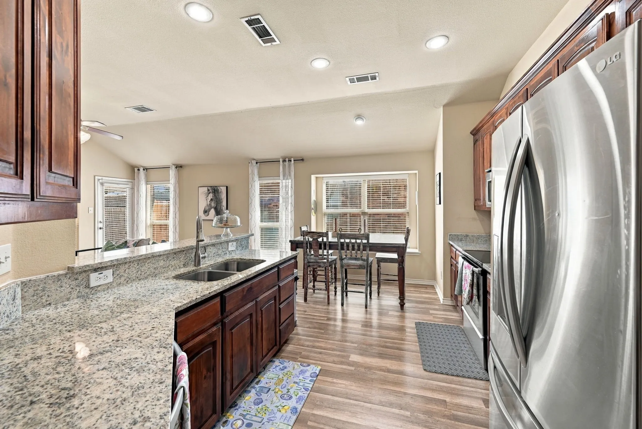 Single Family Residence For Sale in Tarrant County , 9208 Arlene Drive, White Settlement, Texas 76108, 4 Bedroom, 2 Bathroom, Garage spaces, 1,619 Sqft, built in 2009, mls#21391189, Real Estate Agent in White Settlement, Homes For Sale in Tarrant county, Homes For Sale in White Settlement, Realtor in White Settlement Texas, Real Estate Brokerage Independent Realty Texas, Luminita Cordes Realtor