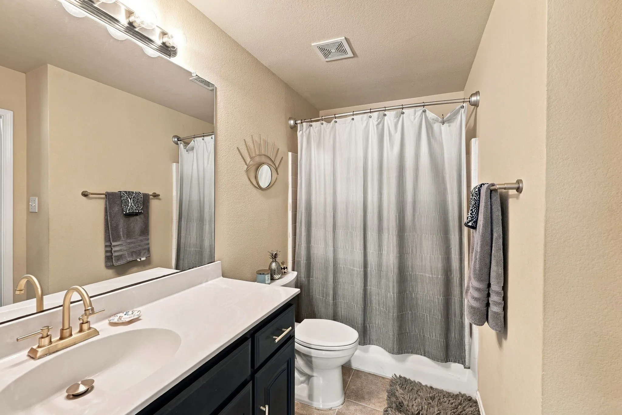 Single Family Residence For Sale in Tarrant County , 9208 Arlene Drive, White Settlement, Texas 76108, 4 Bedroom, 2 Bathroom, Garage spaces, 1,619 Sqft, built in 2009, mls#21391189, Real Estate Agent in White Settlement, Homes For Sale in Tarrant county, Homes For Sale in White Settlement, Realtor in White Settlement Texas, Real Estate Brokerage Independent Realty Texas, Luminita Cordes Realtor