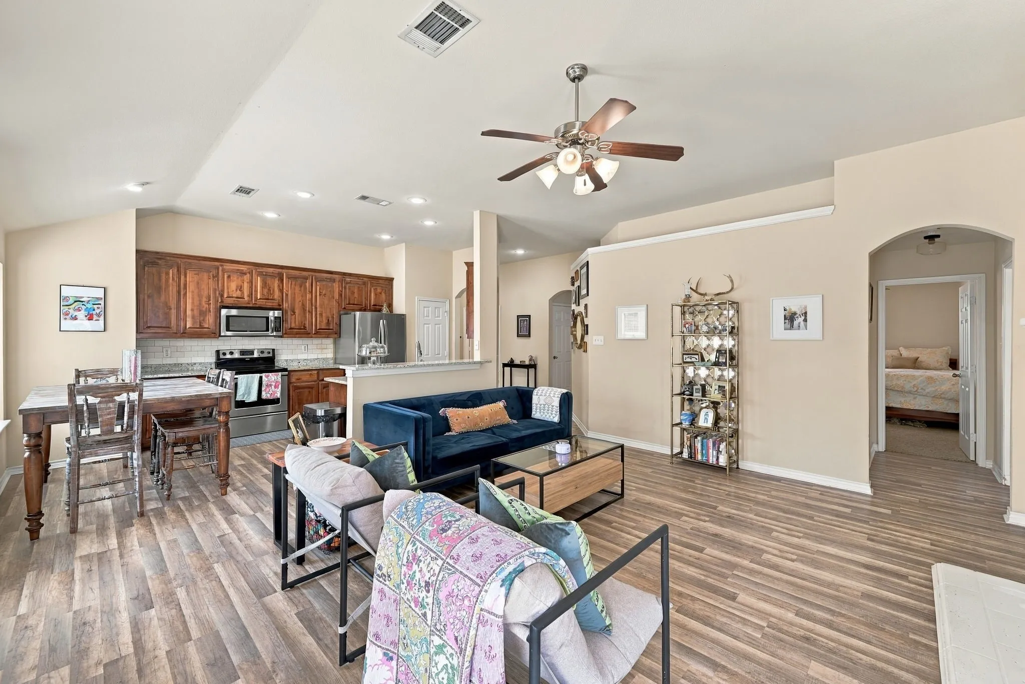 Single Family Residence For Sale in Tarrant County , 9208 Arlene Drive, White Settlement, Texas 76108, 4 Bedroom, 2 Bathroom, Garage spaces, 1,619 Sqft, built in 2009, mls#21391189, Real Estate Agent in White Settlement, Homes For Sale in Tarrant county, Homes For Sale in White Settlement, Realtor in White Settlement Texas, Real Estate Brokerage Independent Realty Texas, Luminita Cordes Realtor