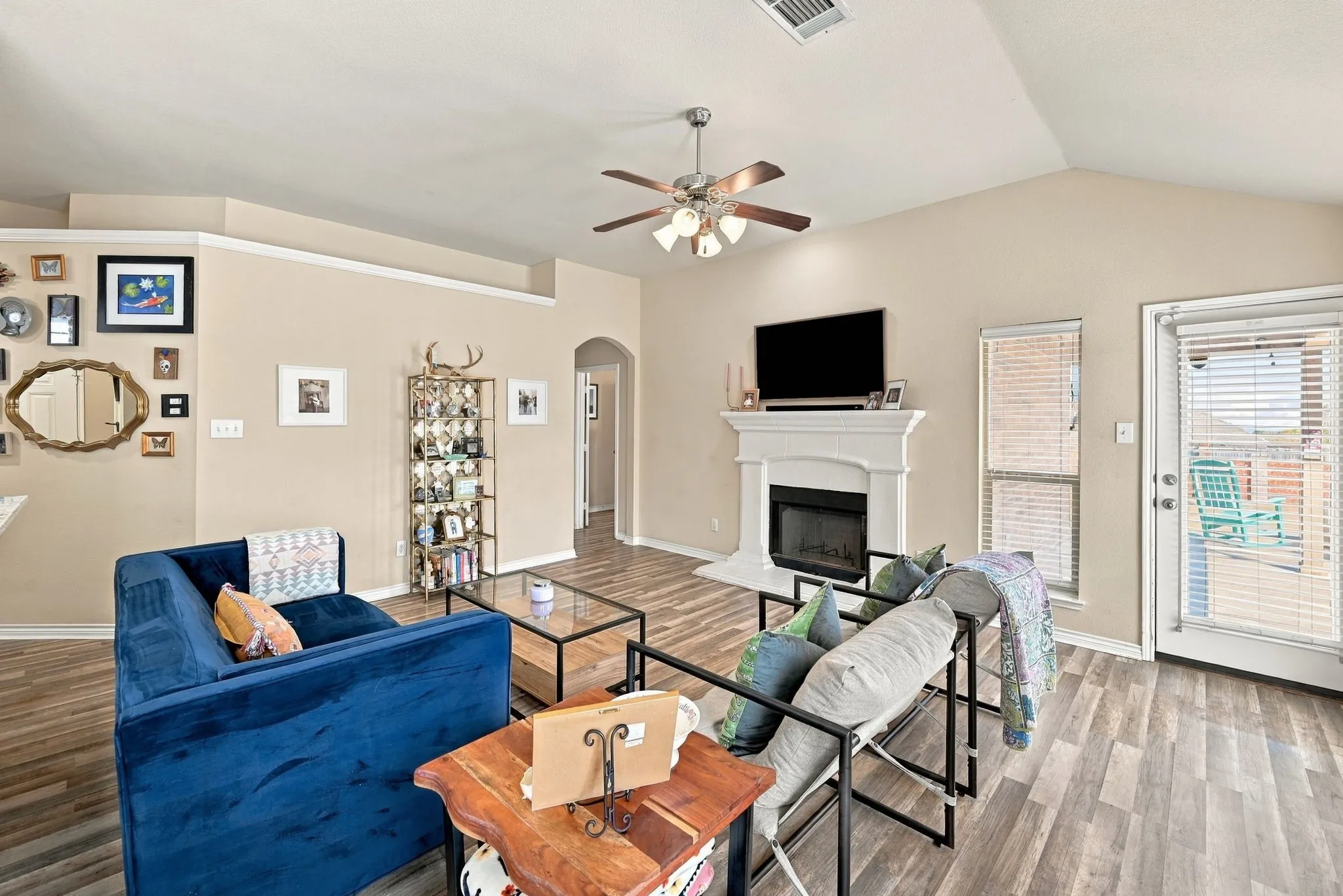 Single Family Residence For Sale in Tarrant County , 9208 Arlene Drive, White Settlement, Texas 76108, 4 Bedroom, 2 Bathroom, Garage spaces, 1,619 Sqft, built in 2009, mls#21391189, Real Estate Agent in White Settlement, Homes For Sale in Tarrant county, Homes For Sale in White Settlement, Realtor in White Settlement Texas, Real Estate Brokerage Independent Realty Texas, Luminita Cordes Realtor