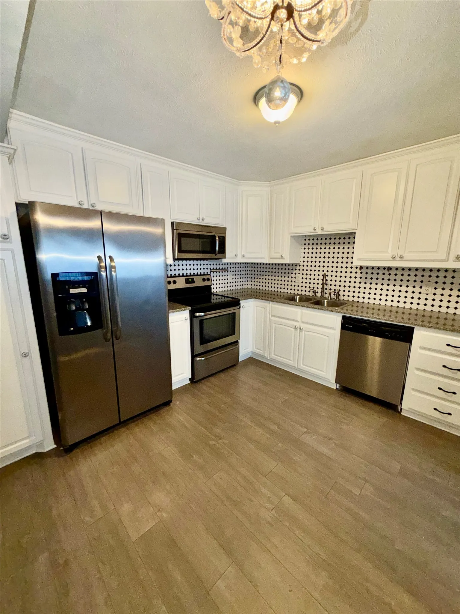 Condominium For Sale in Dallas County , 7855 Meadow Park Drive B, Dallas, Texas 75230, 2 Bedroom, 2 Bathroom, Garage spaces, 1,432 Sqft, built in 1970, mls#21392487, Real Estate Agent in Dallas, Homes For Sale in Dallas county, Homes For Sale in Dallas, Realtor in Dallas Texas, Real Estate Brokerage Independent Realty Texas, Luminita Cordes Realtor