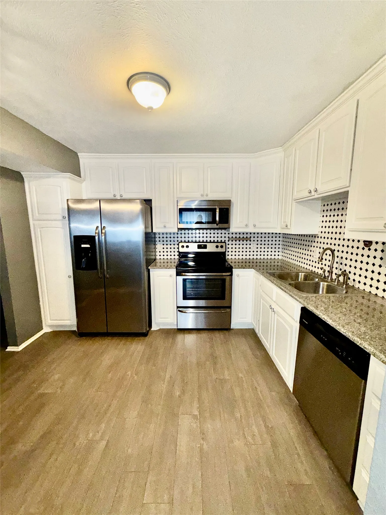Condominium For Sale in Dallas County , 7855 Meadow Park Drive B, Dallas, Texas 75230, 2 Bedroom, 2 Bathroom, Garage spaces, 1,432 Sqft, built in 1970, mls#21392487, Real Estate Agent in Dallas, Homes For Sale in Dallas county, Homes For Sale in Dallas, Realtor in Dallas Texas, Real Estate Brokerage Independent Realty Texas, Luminita Cordes Realtor