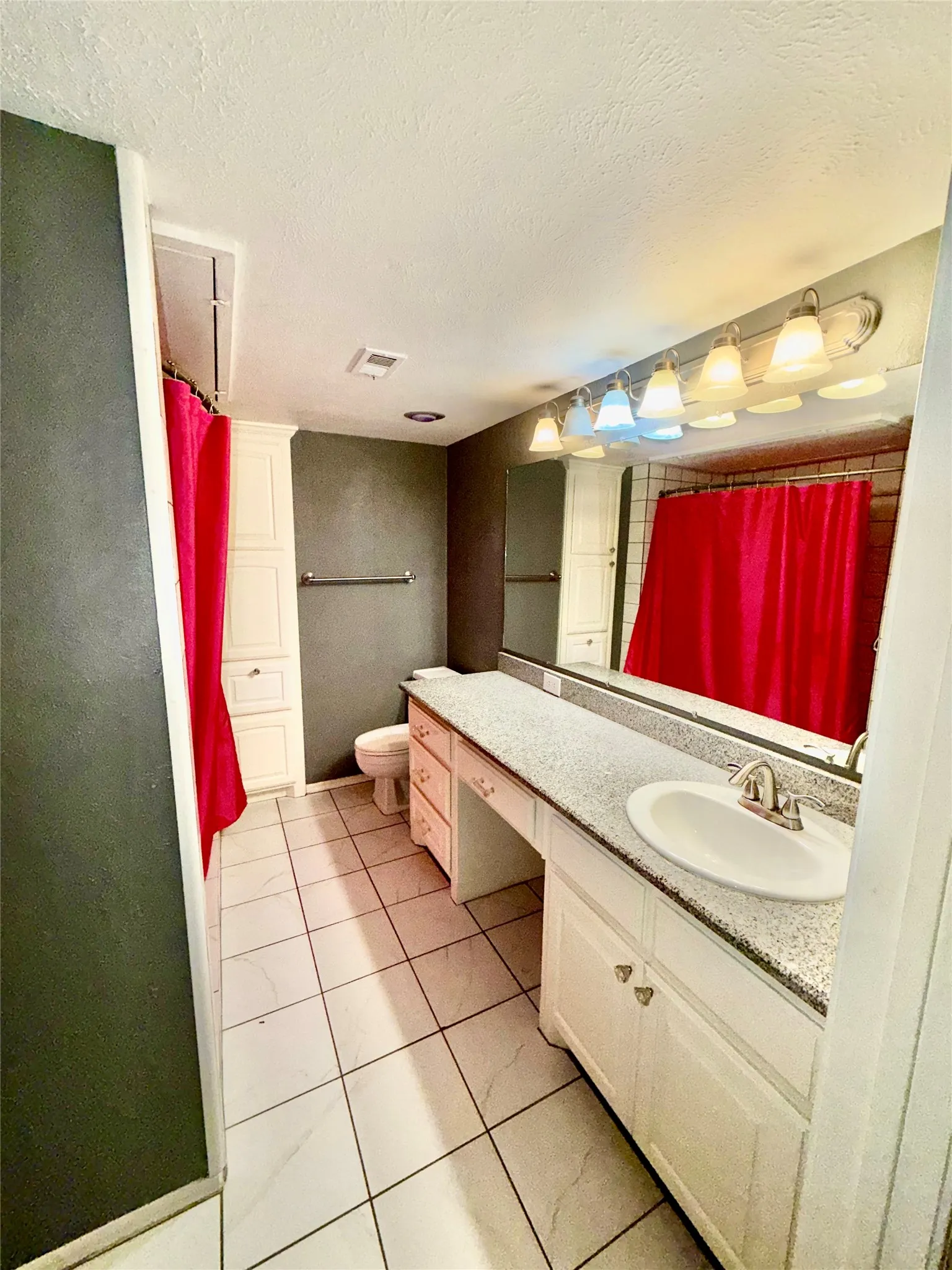 Condominium For Sale in Dallas County , 7855 Meadow Park Drive B, Dallas, Texas 75230, 2 Bedroom, 2 Bathroom, Garage spaces, 1,432 Sqft, built in 1970, mls#21392487, Real Estate Agent in Dallas, Homes For Sale in Dallas county, Homes For Sale in Dallas, Realtor in Dallas Texas, Real Estate Brokerage Independent Realty Texas, Luminita Cordes Realtor