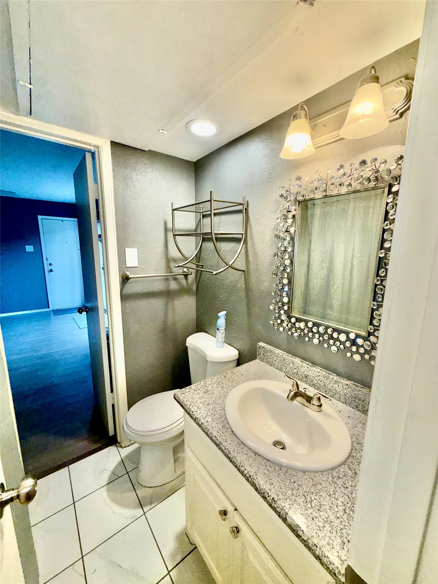 Condominium For Sale in Dallas County , 7855 Meadow Park Drive B, Dallas, Texas 75230, 2 Bedroom, 2 Bathroom, Garage spaces, 1,432 Sqft, built in 1970, mls#21392487, Real Estate Agent in Dallas, Homes For Sale in Dallas county, Homes For Sale in Dallas, Realtor in Dallas Texas, Real Estate Brokerage Independent Realty Texas, Luminita Cordes Realtor