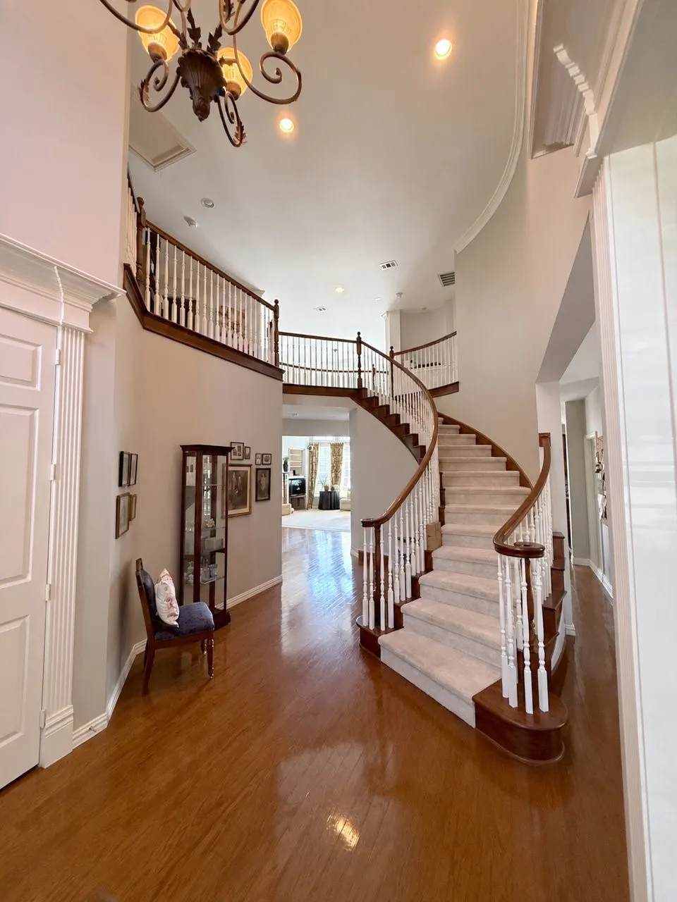 Single Family Residence For Sale in Denton County , 25 Ridgewood Drive, Trophy Club, Texas 76262, 4 Bedroom, 4 Bathroom, 3 Garage spaces, 3,605 Sqft, built in 2002, mls#21391395, Real Estate Agent in Trophy Club, Homes For Sale in Denton county, Homes For Sale in Trophy Club, Realtor in Trophy Club Texas, Real Estate Brokerage Independent Realty Texas, Luminita Cordes Realtor