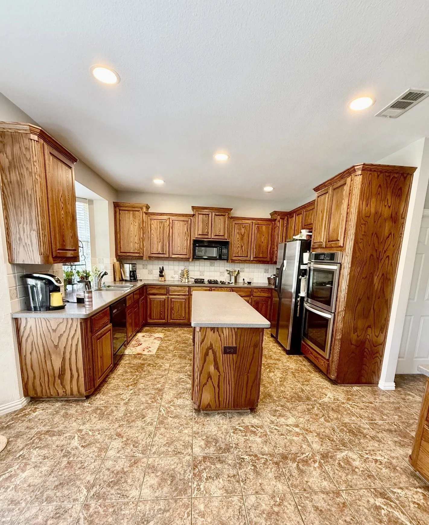 Single Family Residence For Sale in Denton County , 25 Ridgewood Drive, Trophy Club, Texas 76262, 4 Bedroom, 4 Bathroom, 3 Garage spaces, 3,605 Sqft, built in 2002, mls#21391395, Real Estate Agent in Trophy Club, Homes For Sale in Denton county, Homes For Sale in Trophy Club, Realtor in Trophy Club Texas, Real Estate Brokerage Independent Realty Texas, Luminita Cordes Realtor