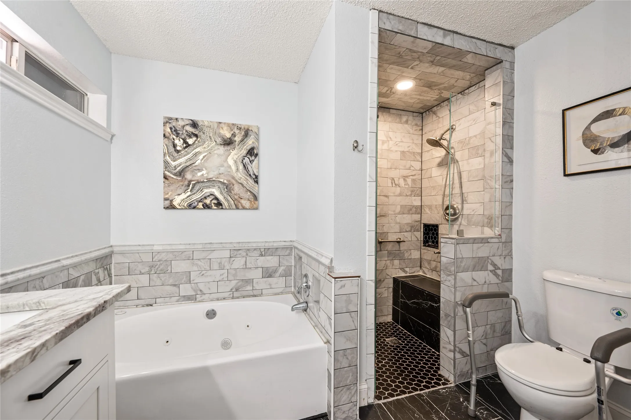 Single Family Residence For Sale in Tarrant County , 8809 Tyne Trail, Fort Worth, Texas 76118, 3 Bedroom, 3 Bathroom, 2 Garage spaces, 1,555 Sqft, built in 1986, mls#21394151, Real Estate Agent in Fort Worth, Homes For Sale in Tarrant county, Homes For Sale in Fort Worth, Realtor in Fort Worth Texas, Real Estate Brokerage Independent Realty Texas, Luminita Cordes Realtor