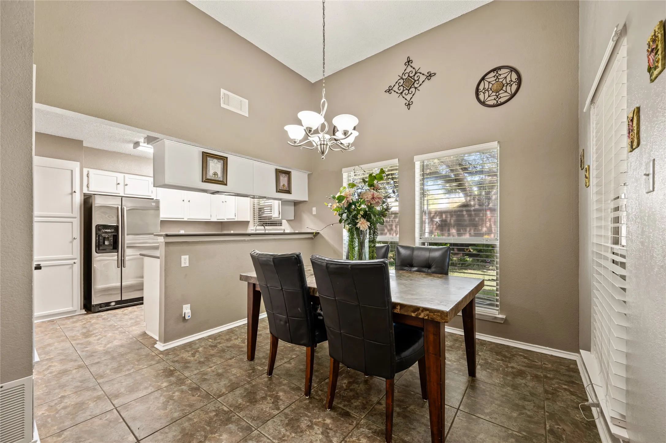 Single Family Residence For Sale in Tarrant County , 8809 Tyne Trail, Fort Worth, Texas 76118, 3 Bedroom, 3 Bathroom, 2 Garage spaces, 1,555 Sqft, built in 1986, mls#21394151, Real Estate Agent in Fort Worth, Homes For Sale in Tarrant county, Homes For Sale in Fort Worth, Realtor in Fort Worth Texas, Real Estate Brokerage Independent Realty Texas, Luminita Cordes Realtor