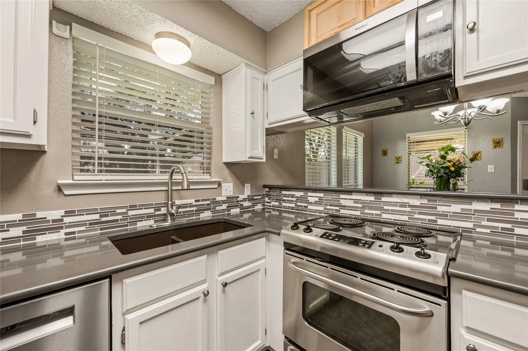 Single Family Residence For Sale in Tarrant County , 8809 Tyne Trail, Fort Worth, Texas 76118, 3 Bedroom, 3 Bathroom, 2 Garage spaces, 1,555 Sqft, built in 1986, mls#21394151, Real Estate Agent in Fort Worth, Homes For Sale in Tarrant county, Homes For Sale in Fort Worth, Realtor in Fort Worth Texas, Real Estate Brokerage Independent Realty Texas, Luminita Cordes Realtor