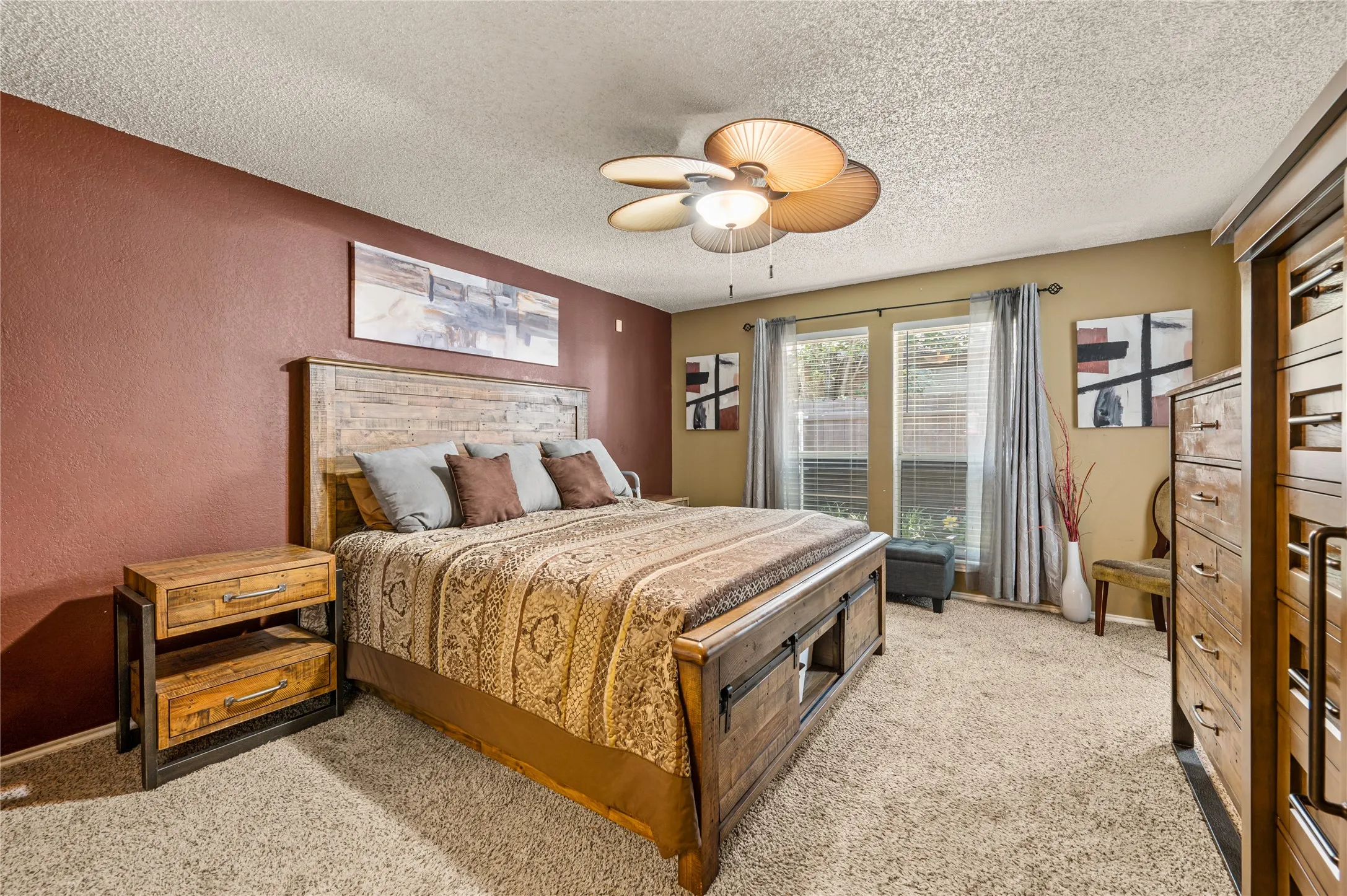 Single Family Residence For Sale in Tarrant County , 8809 Tyne Trail, Fort Worth, Texas 76118, 3 Bedroom, 3 Bathroom, 2 Garage spaces, 1,555 Sqft, built in 1986, mls#21394151, Real Estate Agent in Fort Worth, Homes For Sale in Tarrant county, Homes For Sale in Fort Worth, Realtor in Fort Worth Texas, Real Estate Brokerage Independent Realty Texas, Luminita Cordes Realtor