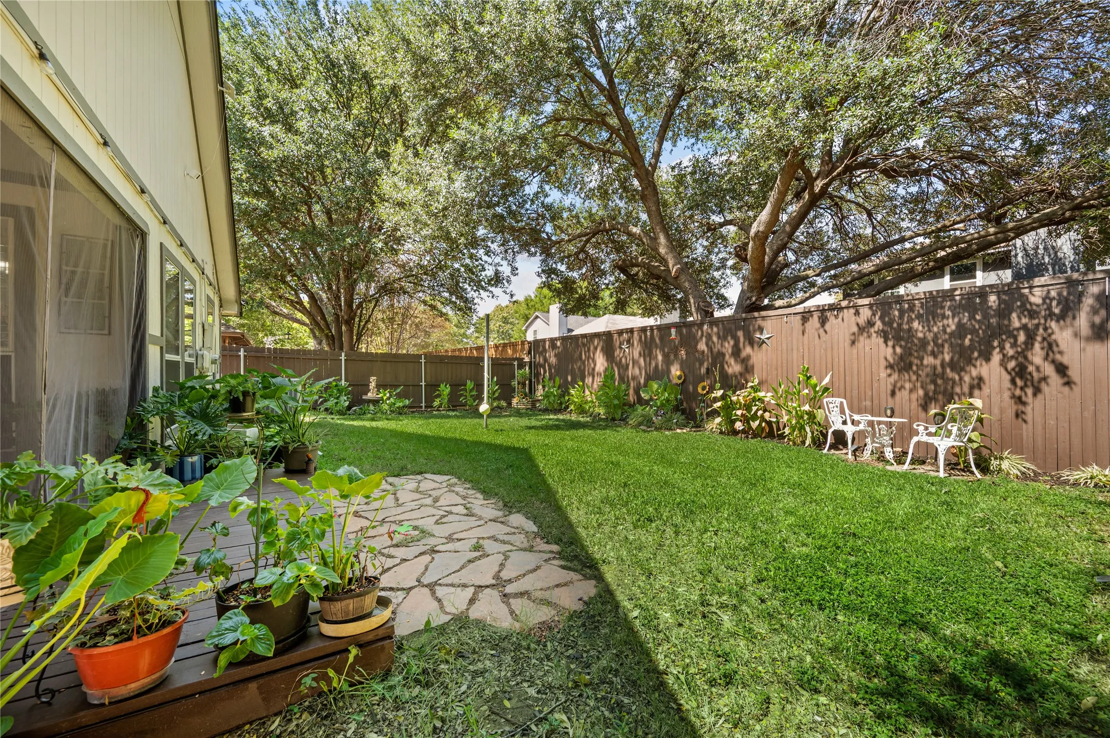 Single Family Residence For Sale in Tarrant County , 8809 Tyne Trail, Fort Worth, Texas 76118, 3 Bedroom, 3 Bathroom, 2 Garage spaces, 1,555 Sqft, built in 1986, mls#21394151, Real Estate Agent in Fort Worth, Homes For Sale in Tarrant county, Homes For Sale in Fort Worth, Realtor in Fort Worth Texas, Real Estate Brokerage Independent Realty Texas, Luminita Cordes Realtor