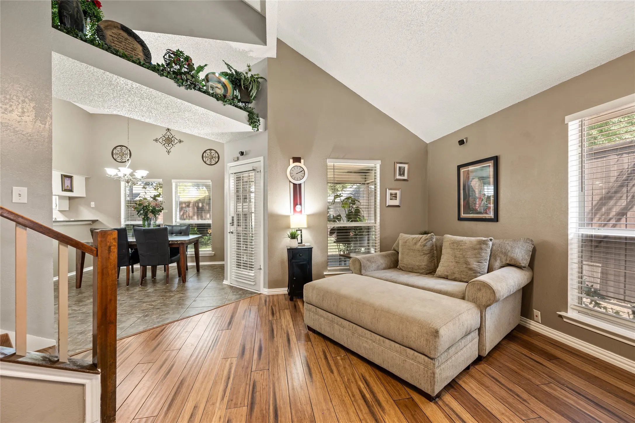 Single Family Residence For Sale in Tarrant County , 8809 Tyne Trail, Fort Worth, Texas 76118, 3 Bedroom, 3 Bathroom, 2 Garage spaces, 1,555 Sqft, built in 1986, mls#21394151, Real Estate Agent in Fort Worth, Homes For Sale in Tarrant county, Homes For Sale in Fort Worth, Realtor in Fort Worth Texas, Real Estate Brokerage Independent Realty Texas, Luminita Cordes Realtor