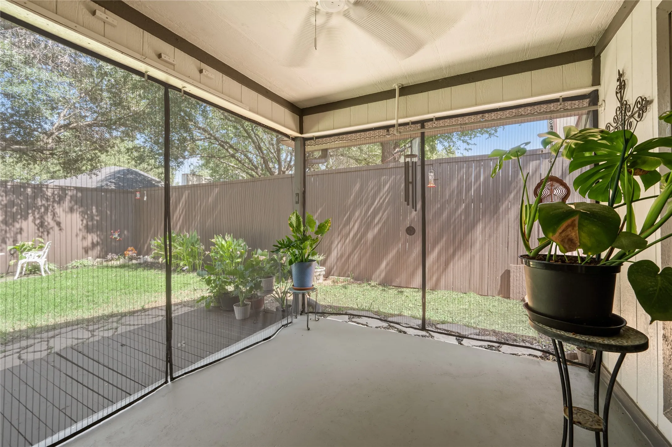 Single Family Residence For Sale in Tarrant County , 8809 Tyne Trail, Fort Worth, Texas 76118, 3 Bedroom, 3 Bathroom, 2 Garage spaces, 1,555 Sqft, built in 1986, mls#21394151, Real Estate Agent in Fort Worth, Homes For Sale in Tarrant county, Homes For Sale in Fort Worth, Realtor in Fort Worth Texas, Real Estate Brokerage Independent Realty Texas, Luminita Cordes Realtor