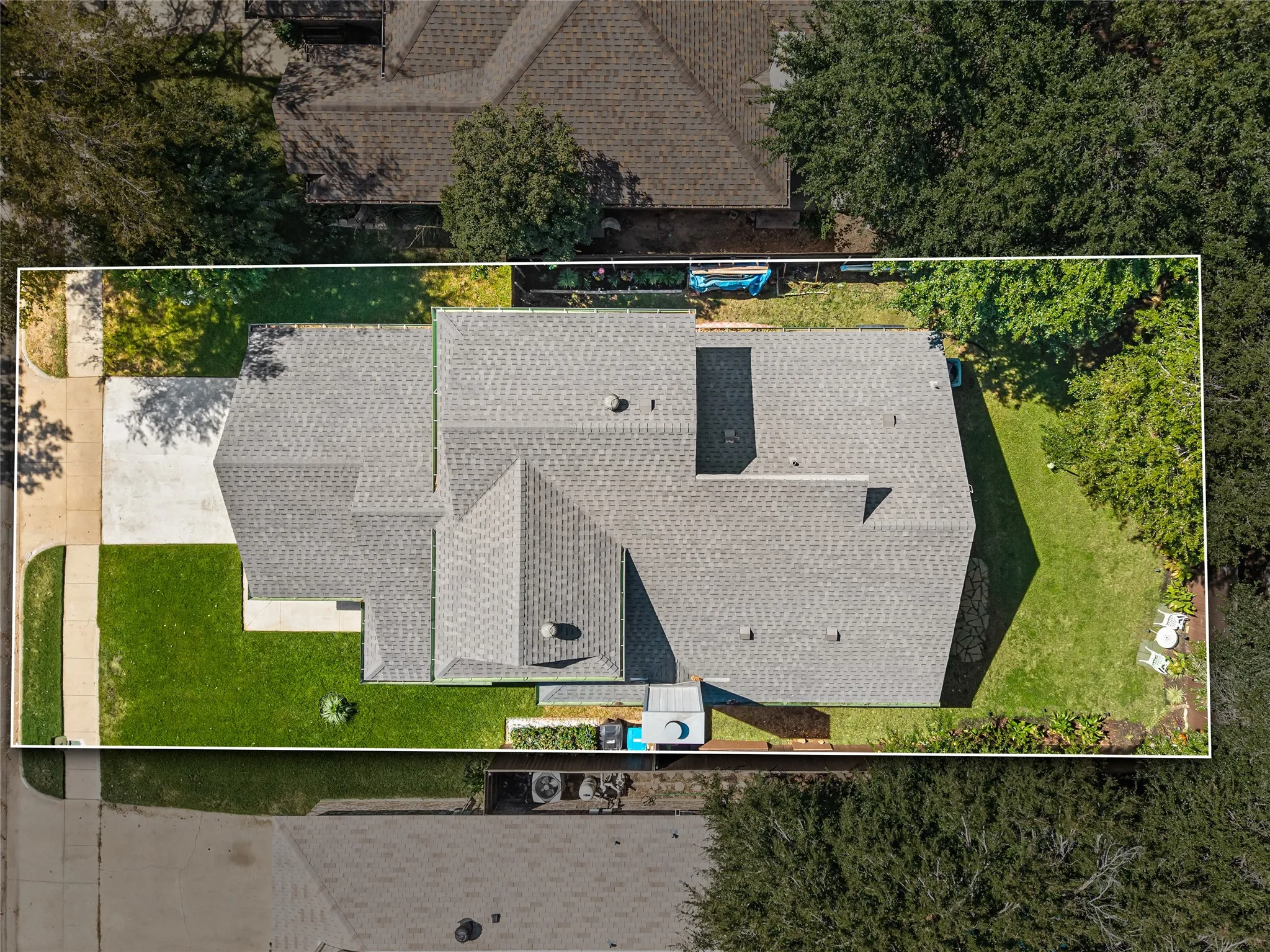 Single Family Residence For Sale in Tarrant County , 8809 Tyne Trail, Fort Worth, Texas 76118, 3 Bedroom, 3 Bathroom, 2 Garage spaces, 1,555 Sqft, built in 1986, mls#21394151, Real Estate Agent in Fort Worth, Homes For Sale in Tarrant county, Homes For Sale in Fort Worth, Realtor in Fort Worth Texas, Real Estate Brokerage Independent Realty Texas, Luminita Cordes Realtor