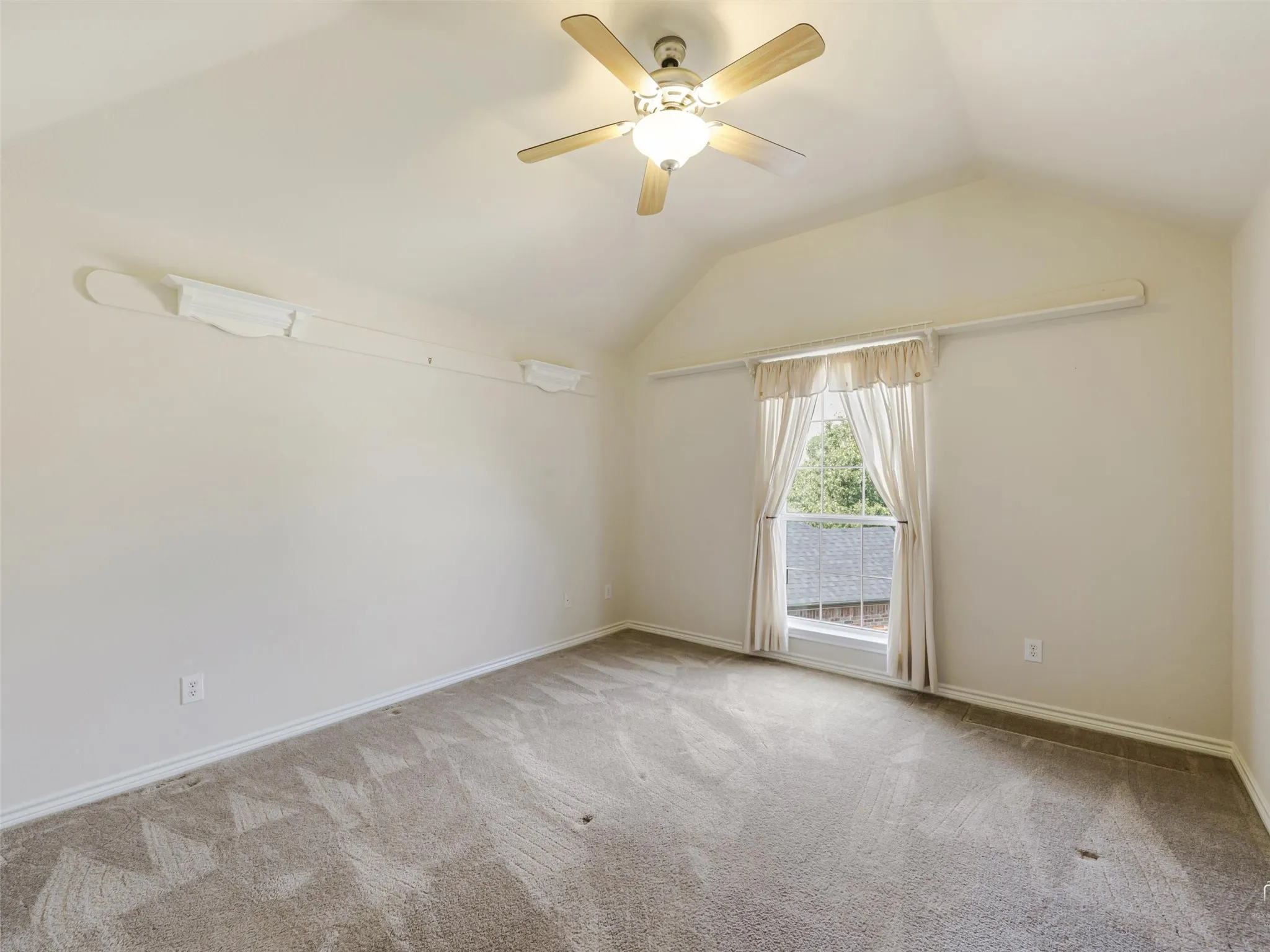 Single Family Residence For Sale in Collin County , 513 Tarpan Trail, Celina, Texas 75009, 5 Bedroom, 4 Bathroom, 3 Garage spaces, 3,529 Sqft, built in 2007, mls#21392725, Real Estate Agent in Celina, Homes For Sale in Collin county, Homes For Sale in Celina, Realtor in Celina Texas, Real Estate Brokerage Independent Realty Texas, Luminita Cordes Realtor
