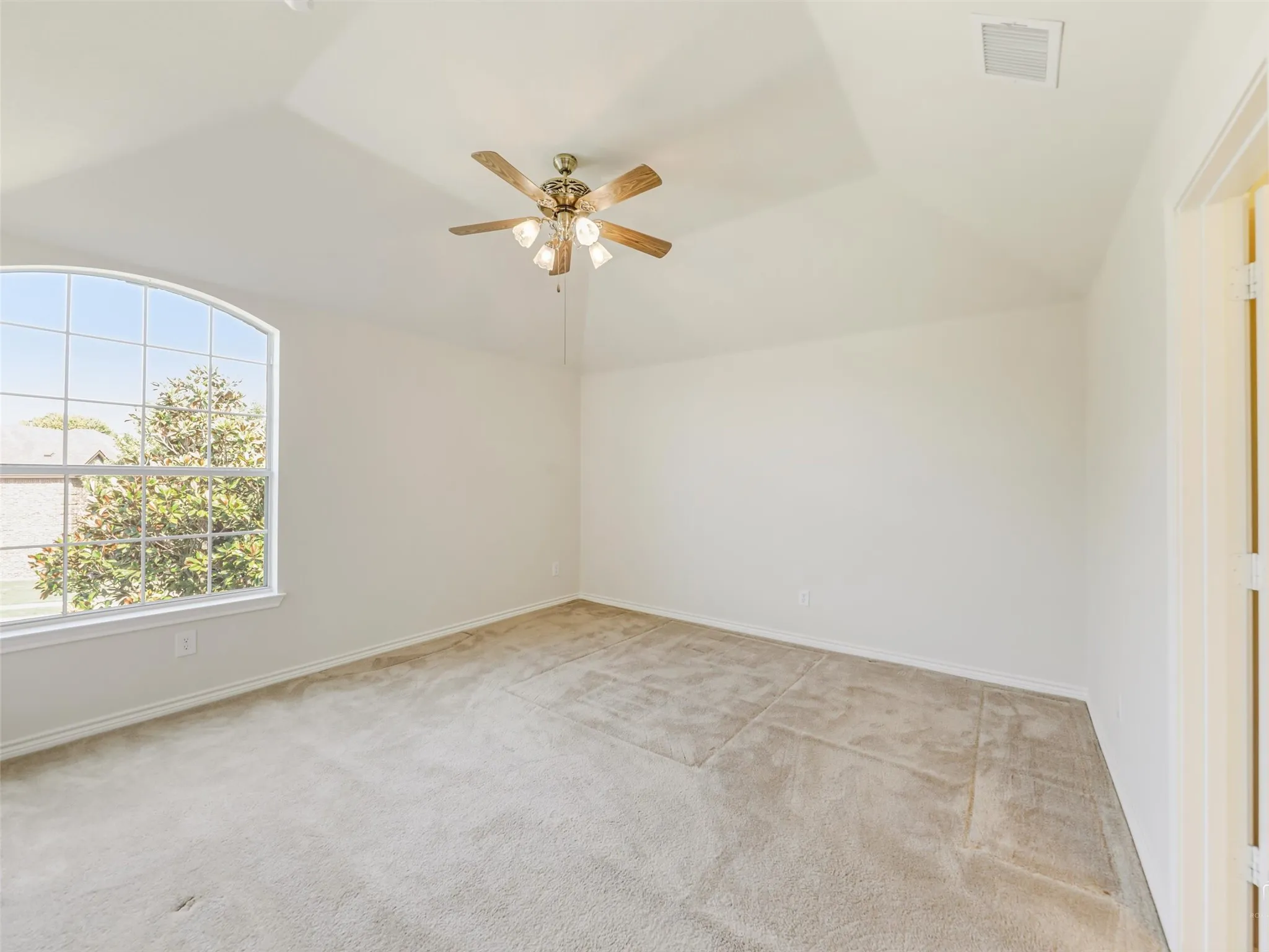 Single Family Residence For Sale in Collin County , 513 Tarpan Trail, Celina, Texas 75009, 5 Bedroom, 4 Bathroom, 3 Garage spaces, 3,529 Sqft, built in 2007, mls#21392725, Real Estate Agent in Celina, Homes For Sale in Collin county, Homes For Sale in Celina, Realtor in Celina Texas, Real Estate Brokerage Independent Realty Texas, Luminita Cordes Realtor