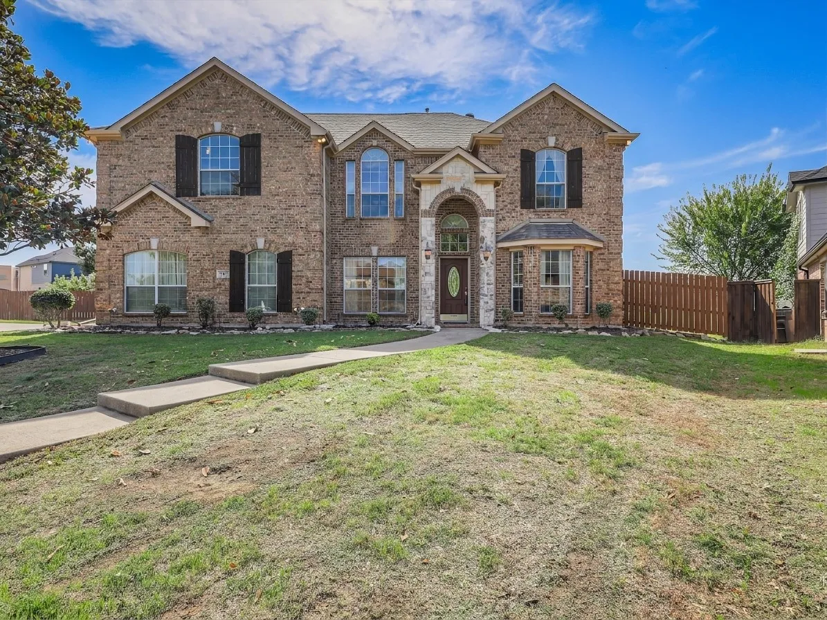 Single Family Residence For Sale