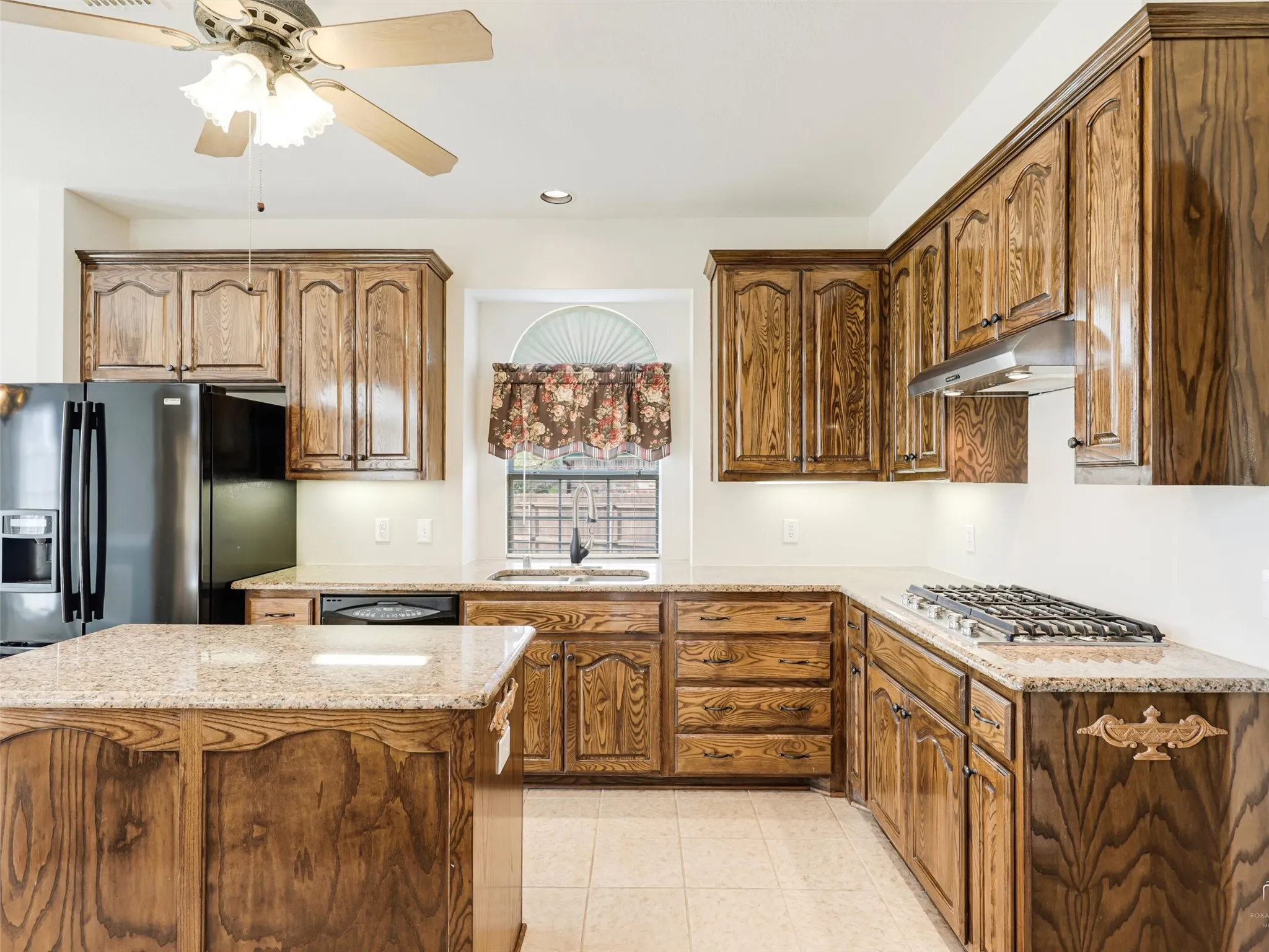 Single Family Residence For Sale in Collin County , 513 Tarpan Trail, Celina, Texas 75009, 5 Bedroom, 4 Bathroom, 3 Garage spaces, 3,529 Sqft, built in 2007, mls#21392725, Real Estate Agent in Celina, Homes For Sale in Collin county, Homes For Sale in Celina, Realtor in Celina Texas, Real Estate Brokerage Independent Realty Texas, Luminita Cordes Realtor