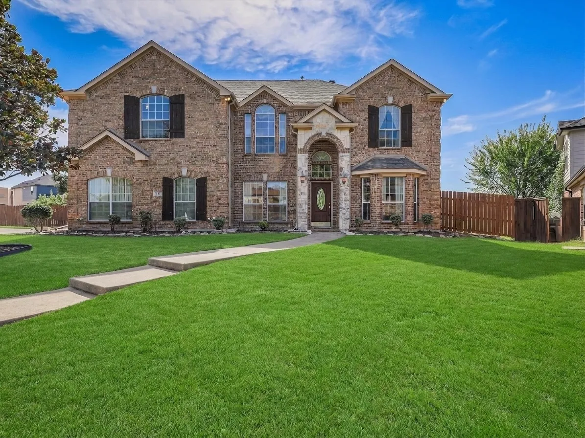 Single Family Residence For Sale in Collin County , 513 Tarpan Trail, Celina, Texas 75009, 5 Bedroom, 4 Bathroom, 3 Garage spaces, 3,529 Sqft, built in 2007, mls#21392725, Real Estate Agent in Celina, Homes For Sale in Collin county, Homes For Sale in Celina, Realtor in Celina Texas, Real Estate Brokerage Independent Realty Texas, Luminita Cordes Realtor