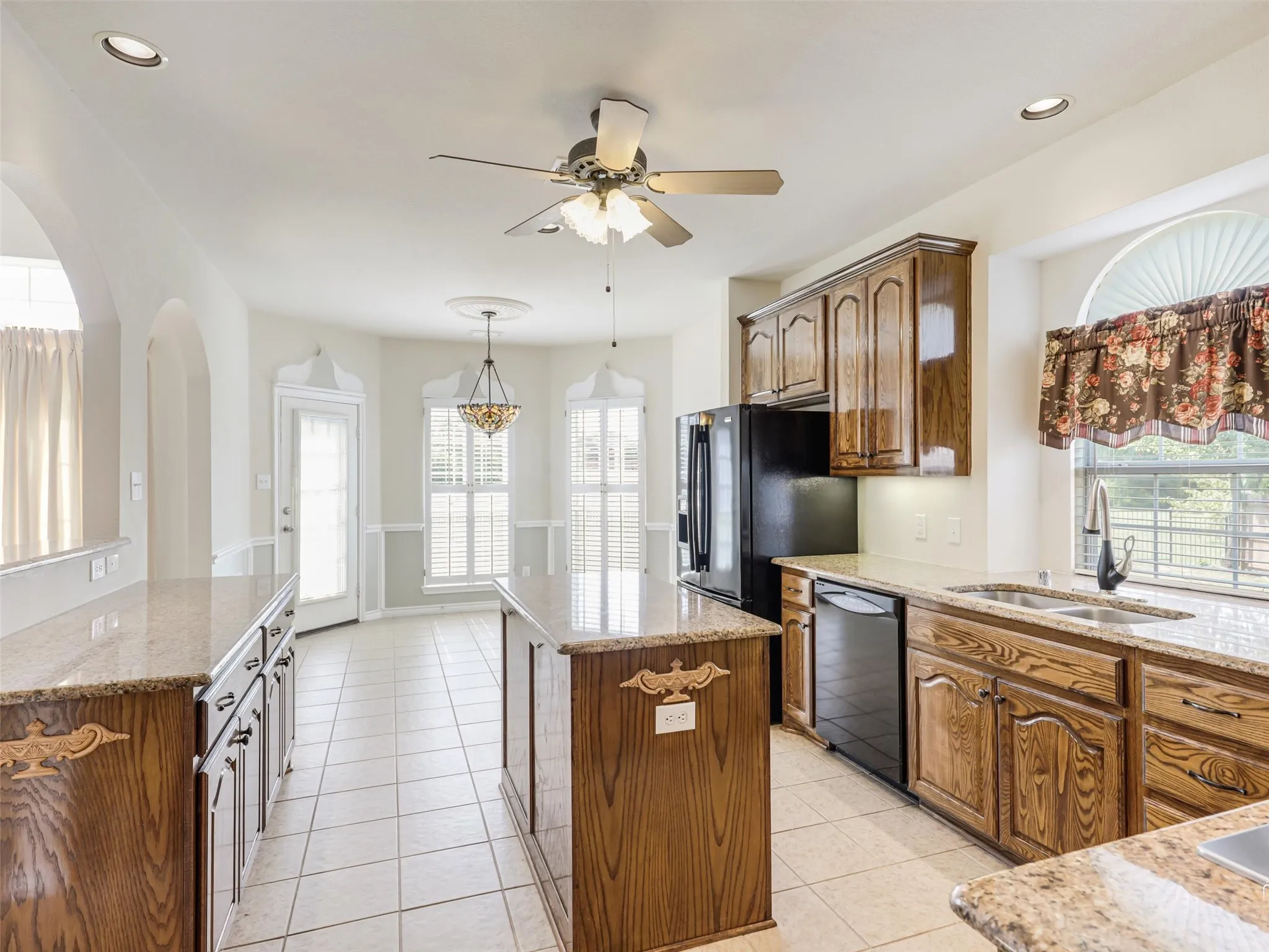 Single Family Residence For Sale in Collin County , 513 Tarpan Trail, Celina, Texas 75009, 5 Bedroom, 4 Bathroom, 3 Garage spaces, 3,529 Sqft, built in 2007, mls#21392725, Real Estate Agent in Celina, Homes For Sale in Collin county, Homes For Sale in Celina, Realtor in Celina Texas, Real Estate Brokerage Independent Realty Texas, Luminita Cordes Realtor