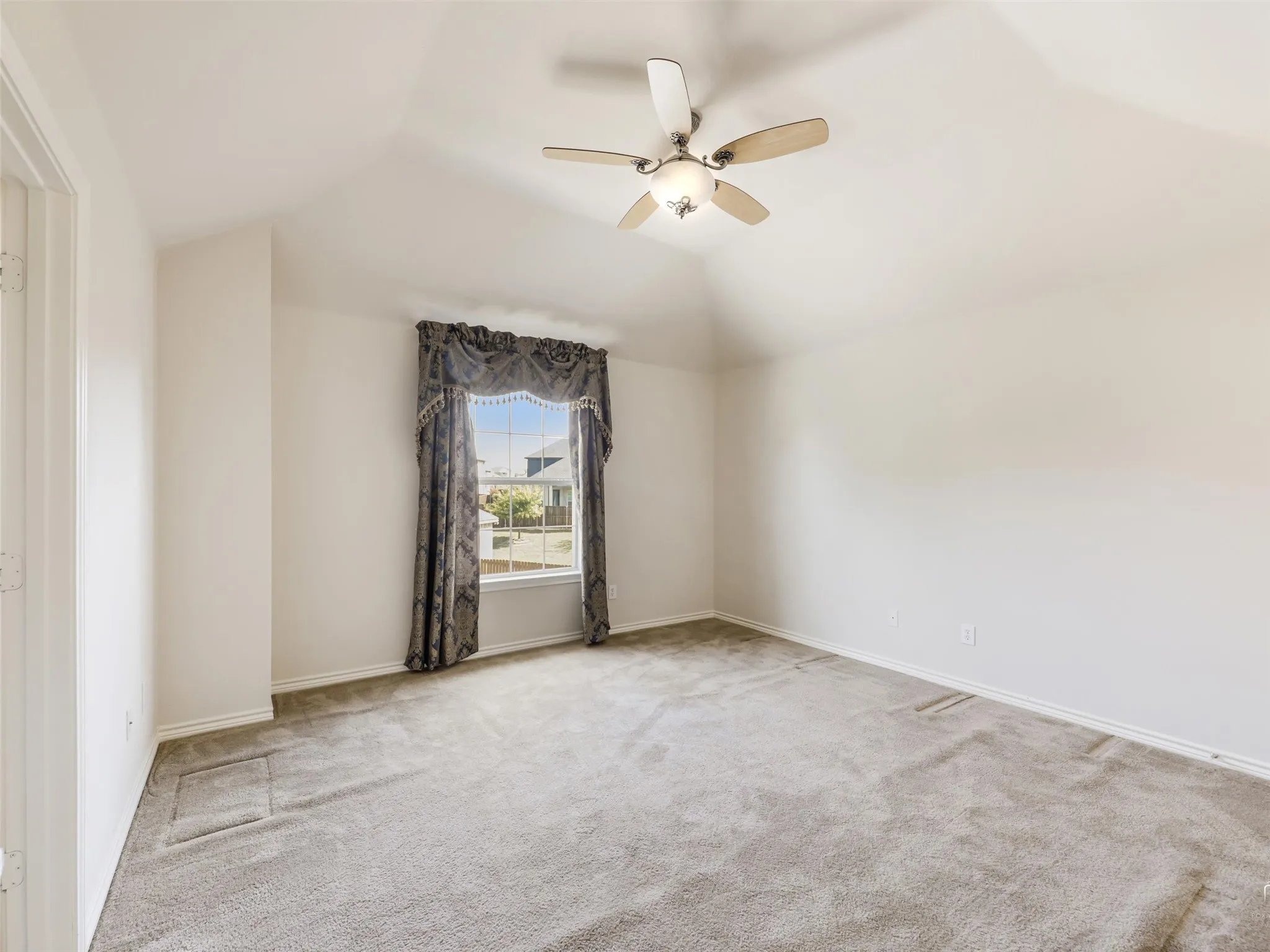 Single Family Residence For Sale in Collin County , 513 Tarpan Trail, Celina, Texas 75009, 5 Bedroom, 4 Bathroom, 3 Garage spaces, 3,529 Sqft, built in 2007, mls#21392725, Real Estate Agent in Celina, Homes For Sale in Collin county, Homes For Sale in Celina, Realtor in Celina Texas, Real Estate Brokerage Independent Realty Texas, Luminita Cordes Realtor