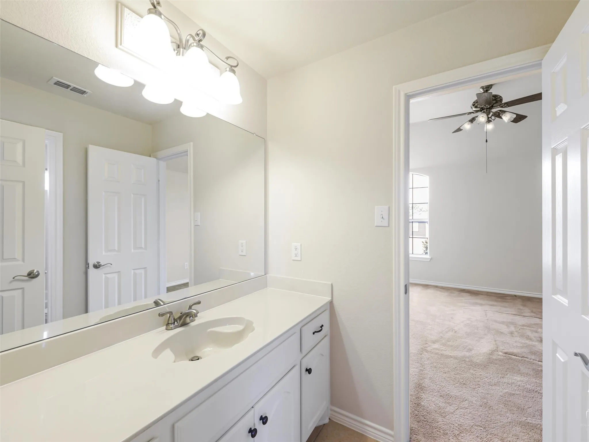 Single Family Residence For Sale in Collin County , 513 Tarpan Trail, Celina, Texas 75009, 5 Bedroom, 4 Bathroom, 3 Garage spaces, 3,529 Sqft, built in 2007, mls#21392725, Real Estate Agent in Celina, Homes For Sale in Collin county, Homes For Sale in Celina, Realtor in Celina Texas, Real Estate Brokerage Independent Realty Texas, Luminita Cordes Realtor