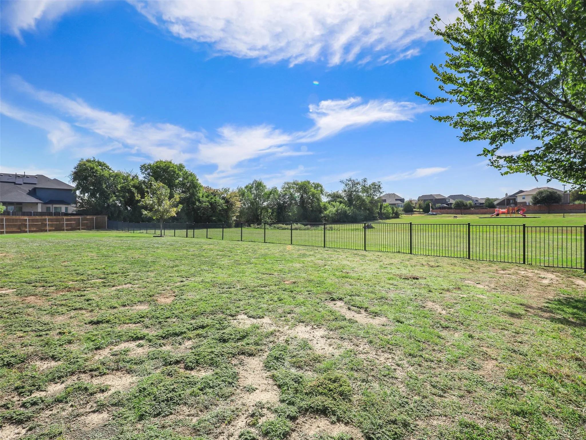 Single Family Residence For Sale in Collin County , 513 Tarpan Trail, Celina, Texas 75009, 5 Bedroom, 4 Bathroom, 3 Garage spaces, 3,529 Sqft, built in 2007, mls#21392725, Real Estate Agent in Celina, Homes For Sale in Collin county, Homes For Sale in Celina, Realtor in Celina Texas, Real Estate Brokerage Independent Realty Texas, Luminita Cordes Realtor